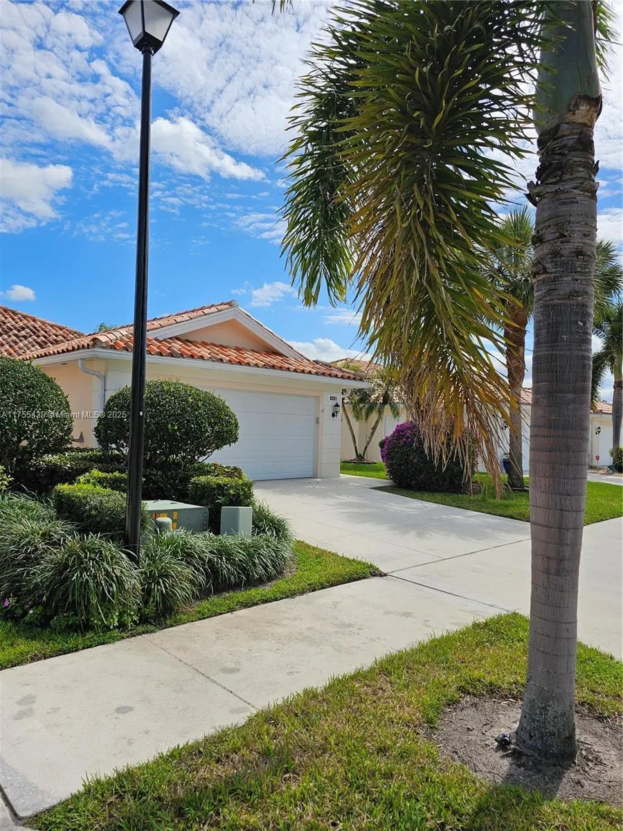 8281 SE Double Tree Drive