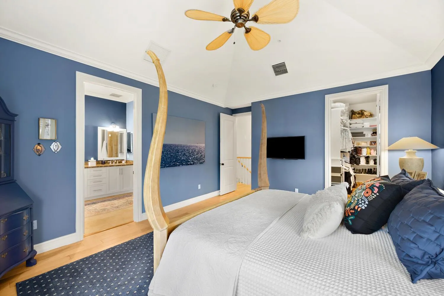 112 S Cannery Row Circle