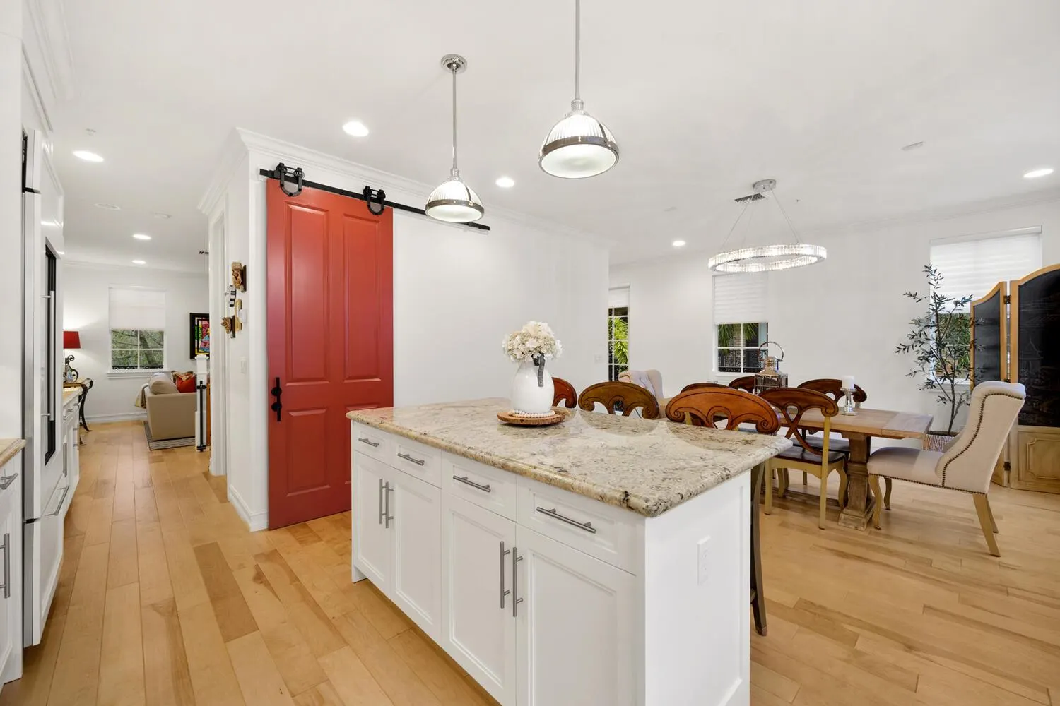 112 S Cannery Row Circle