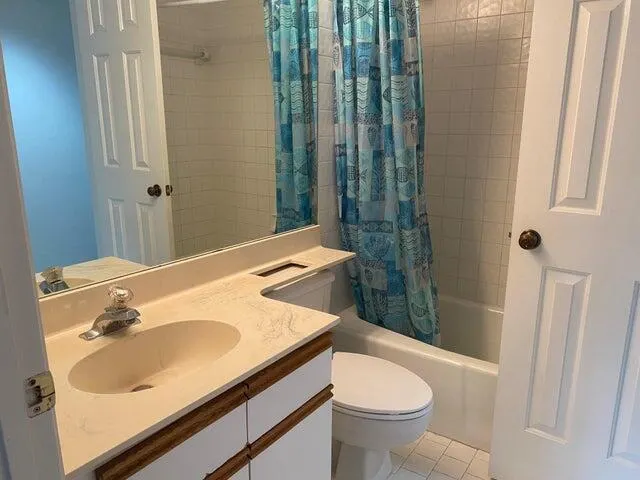 12692 Shoreline Drive, #3c