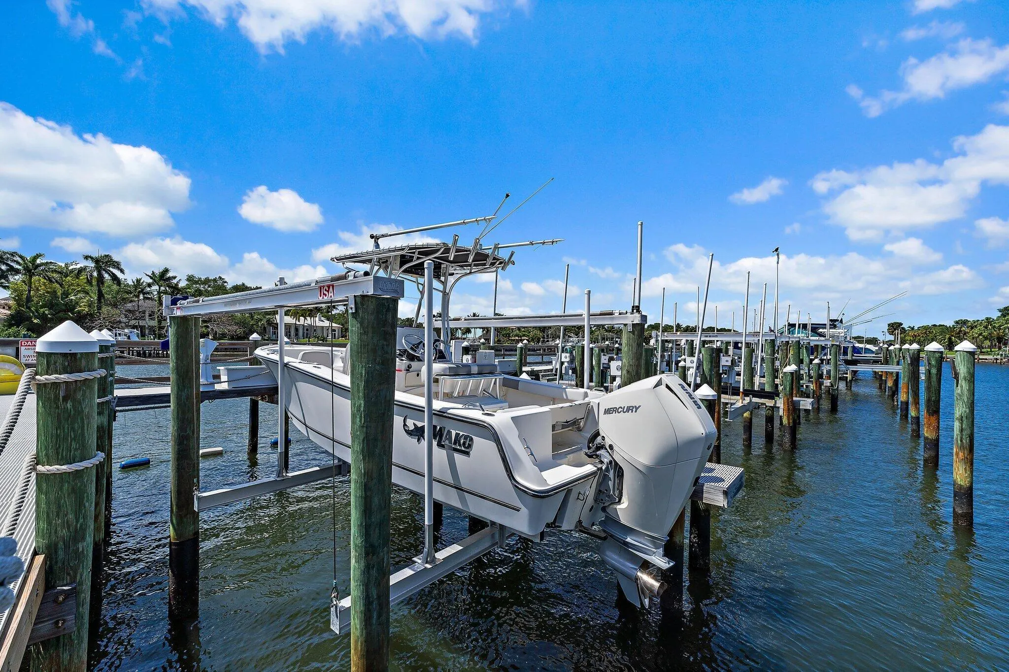 411 Bay Colony Drive N, #& Slip #32