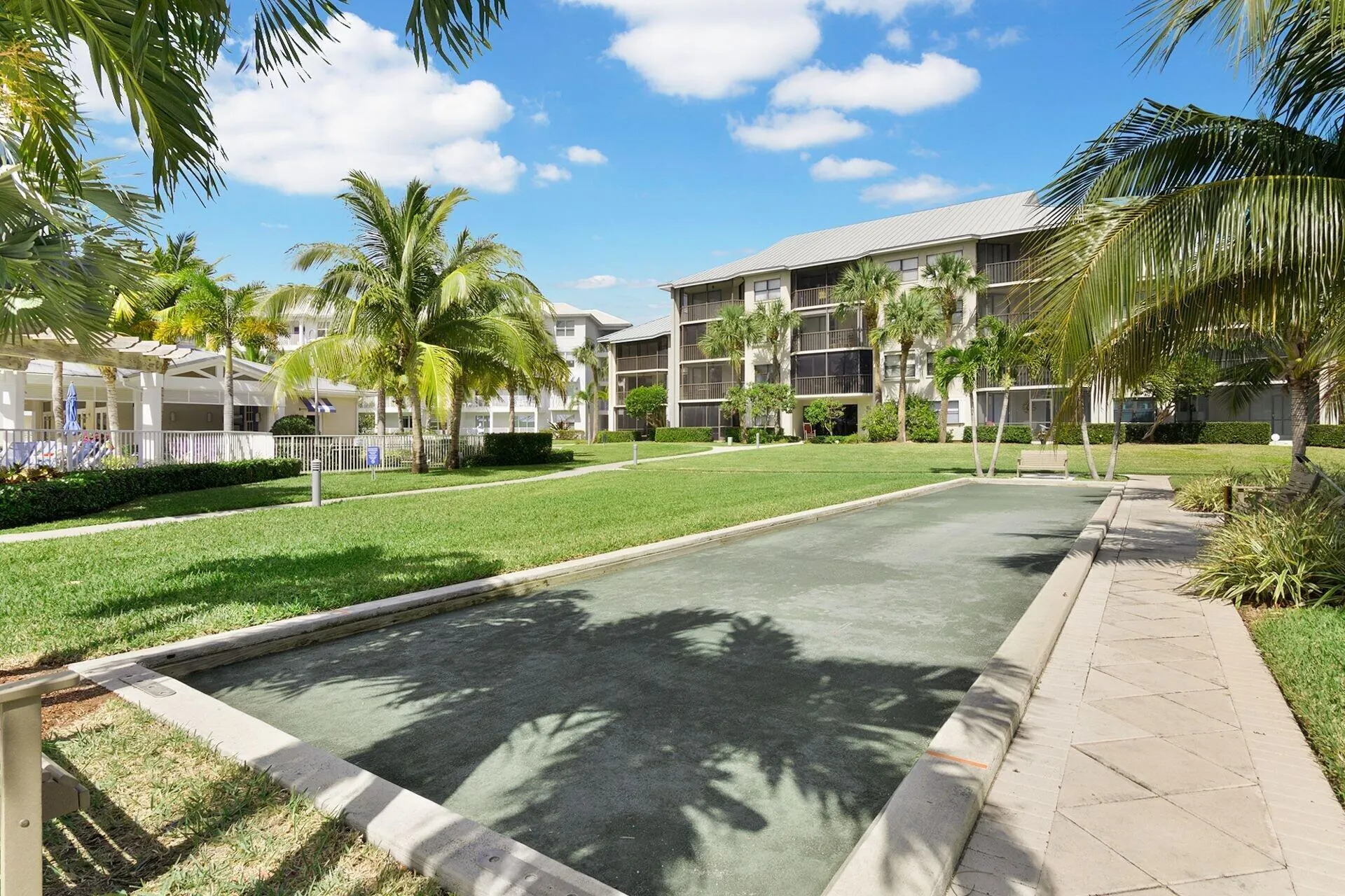 411 Bay Colony Drive N, #& Slip #32