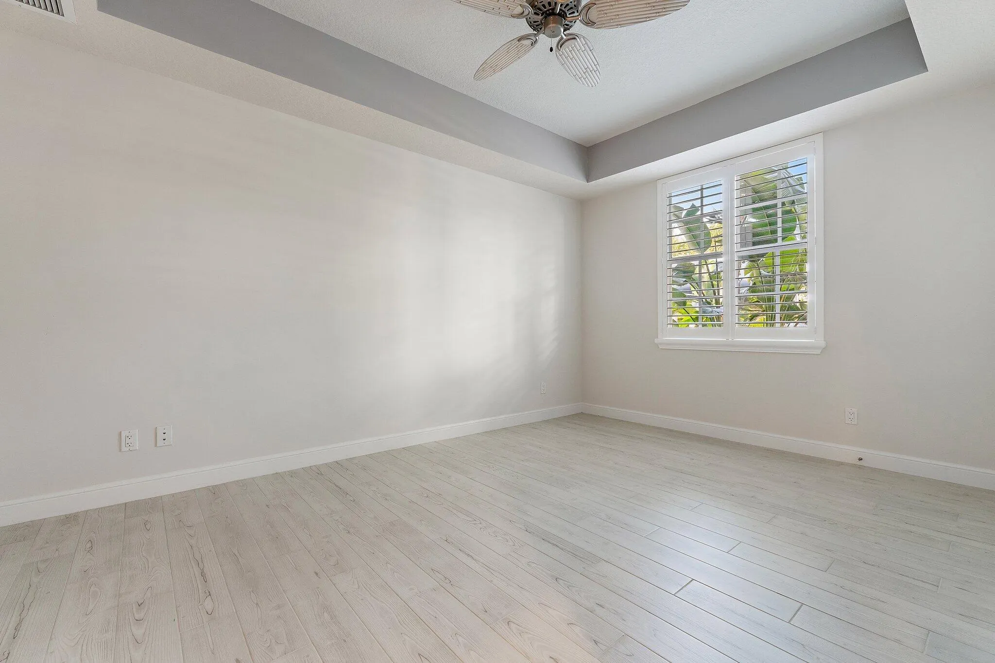 411 Bay Colony Drive N, #& Slip #32