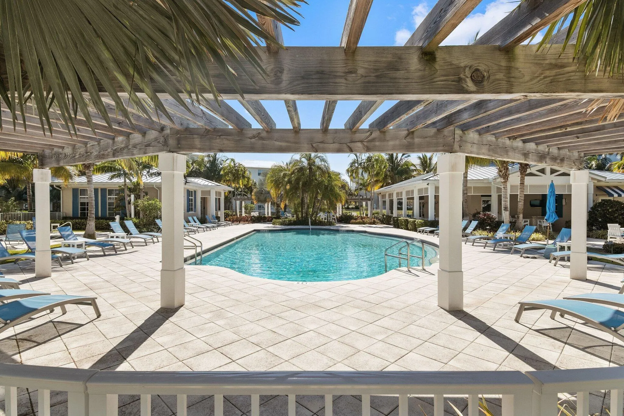 411 Bay Colony Drive N, #& Slip #32