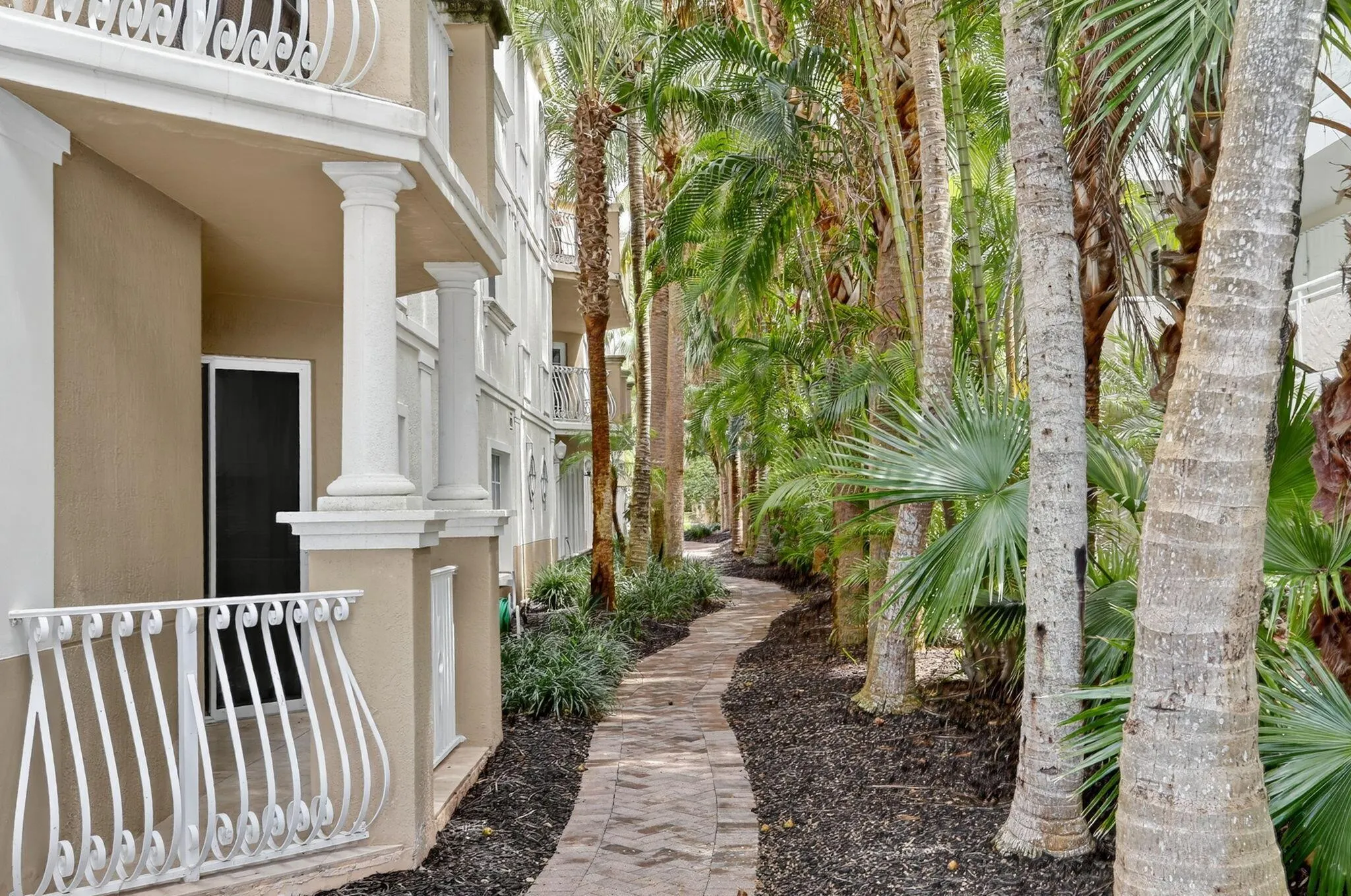 1200 Hillsboro Mile, #2203