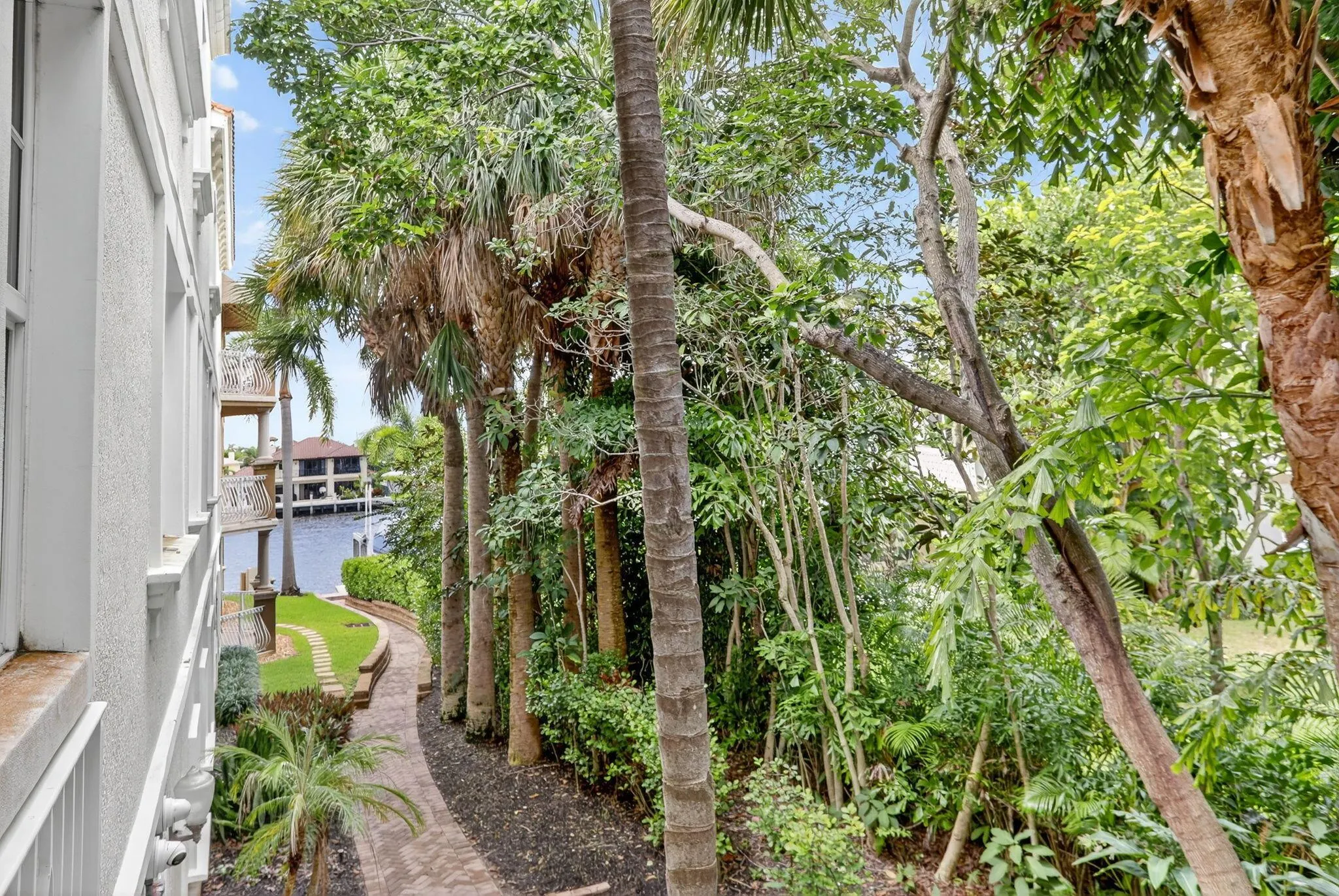 1200 Hillsboro Mile, #2203