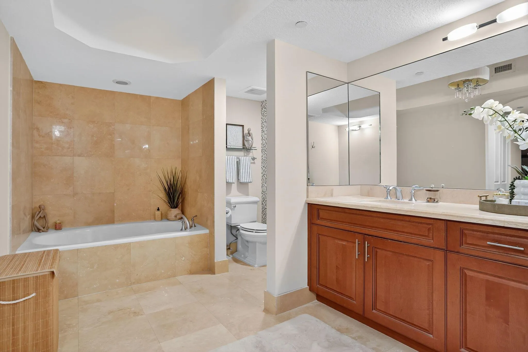 1200 Hillsboro Mile, #2203