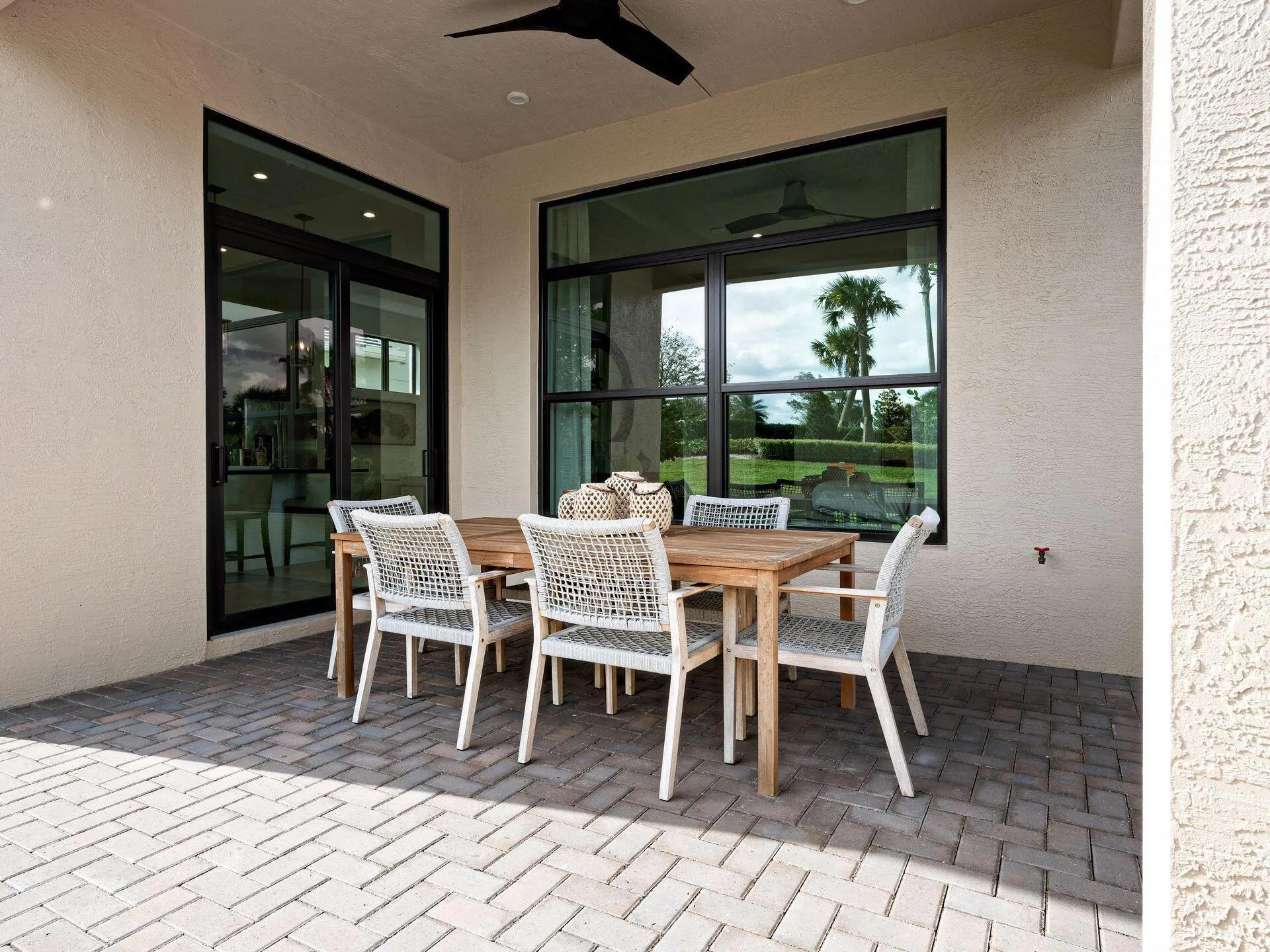 4976 Saint Armands Way