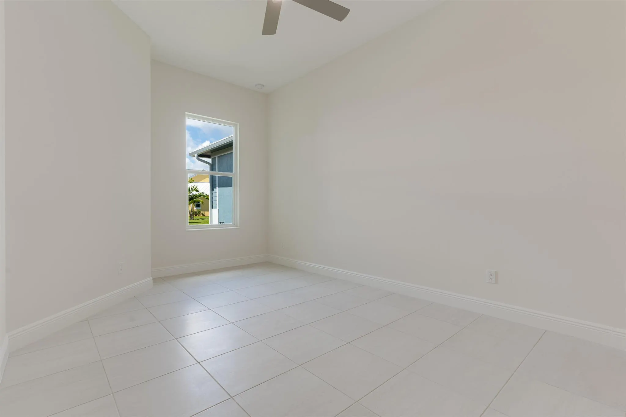 2005 Bridgepointe Circle, #98