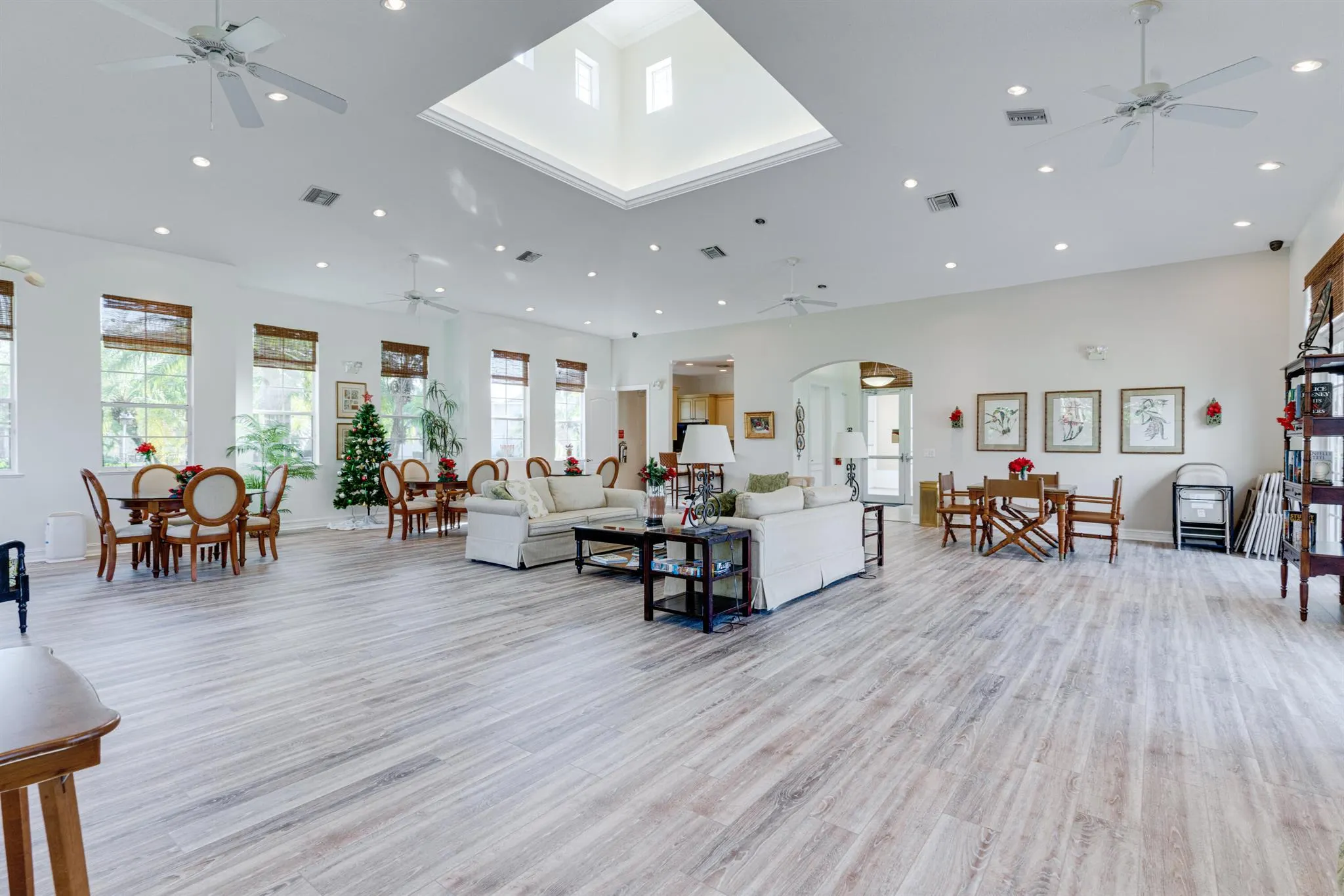 2005 Bridgepointe Circle, #98