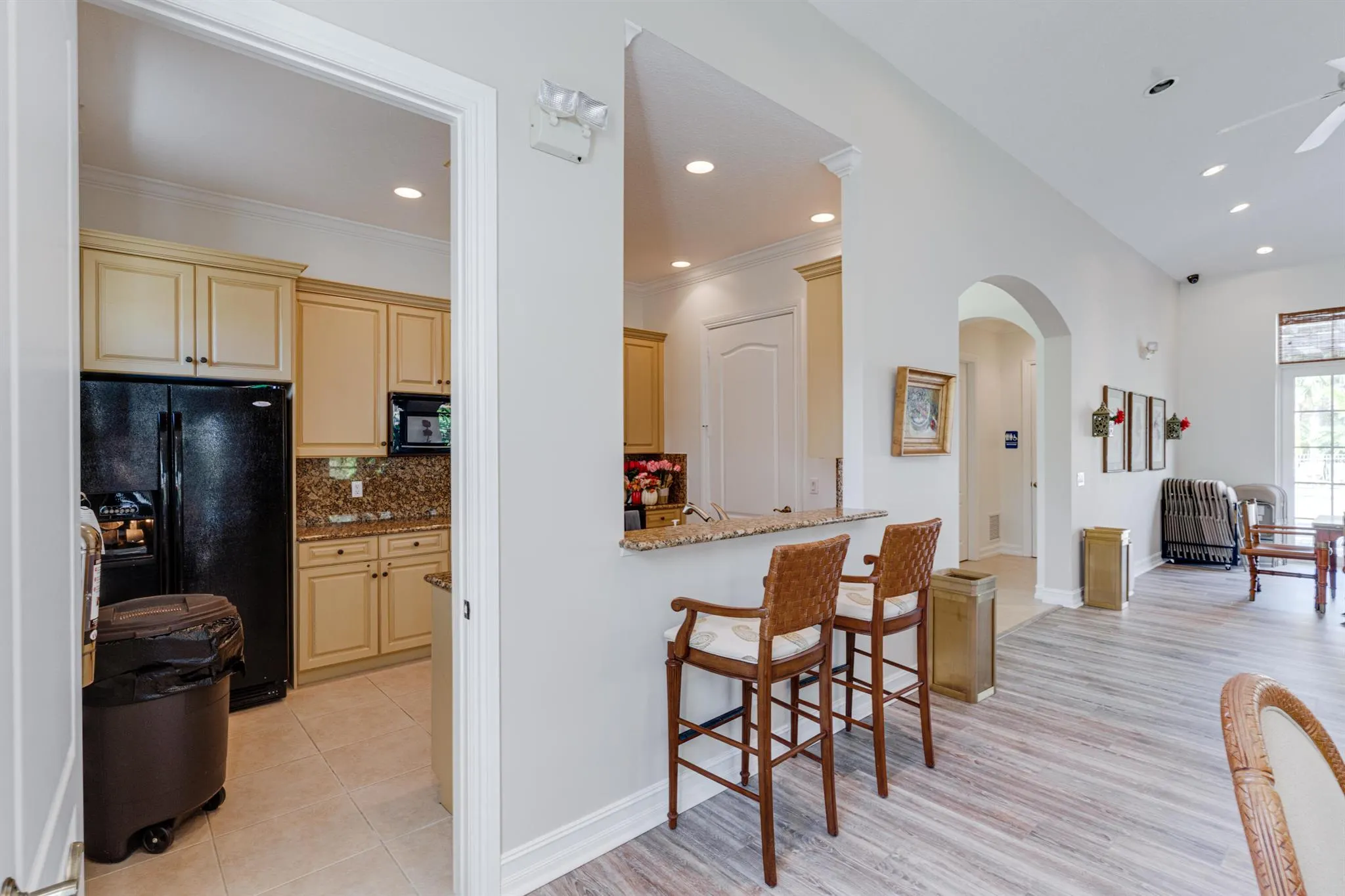 2005 Bridgepointe Circle, #98