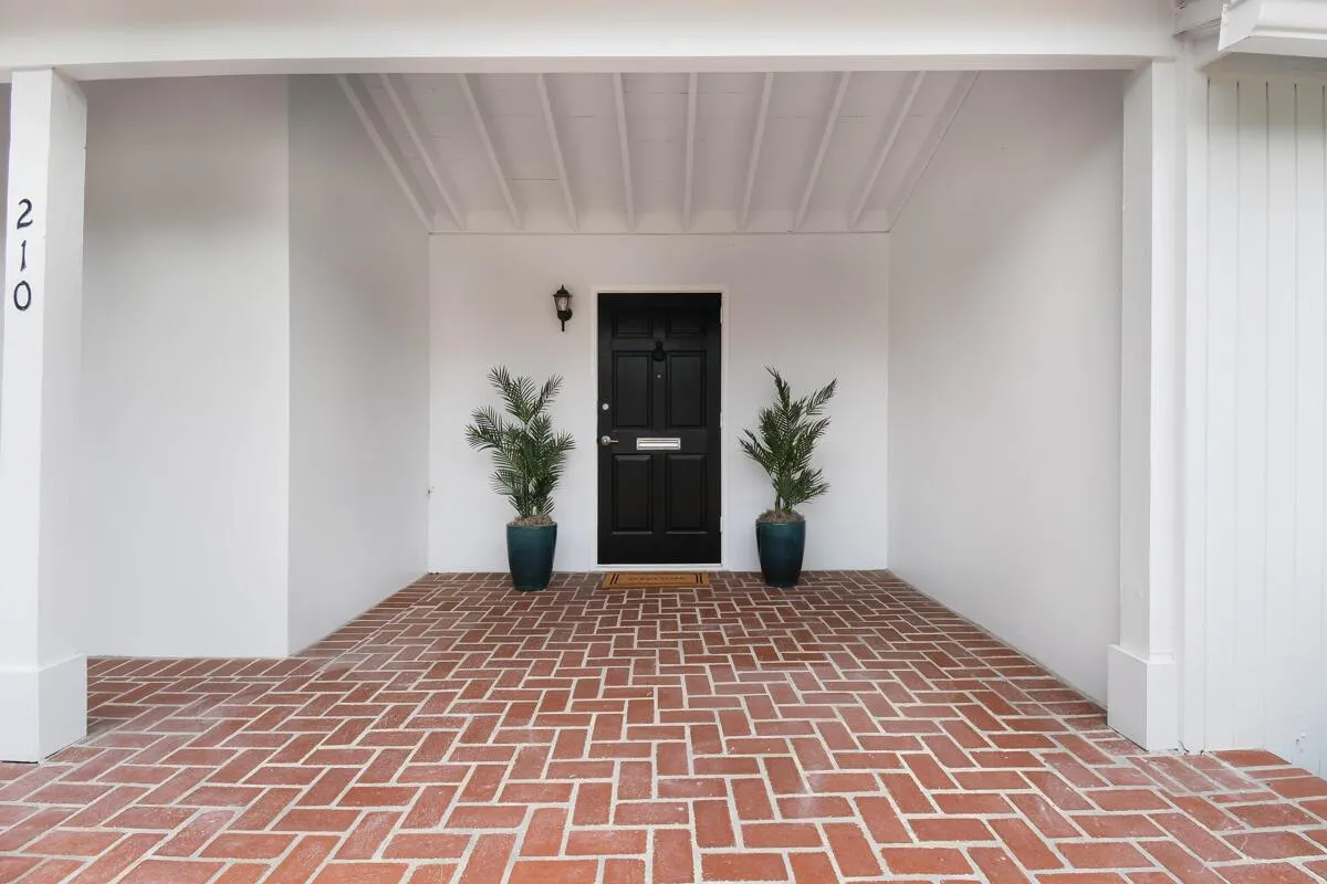 210 Miramar Way