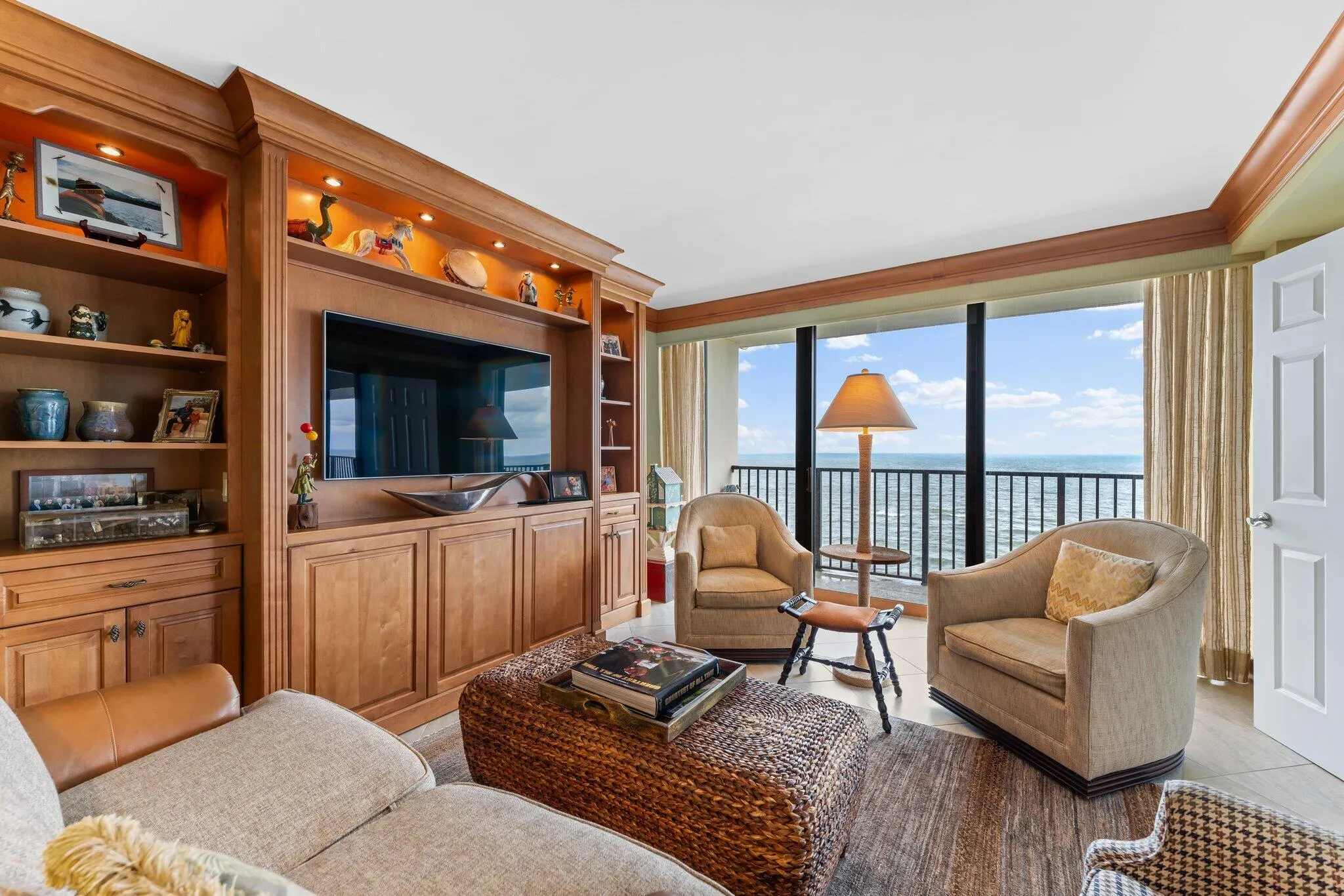 400 Beach Road, #Ph-C