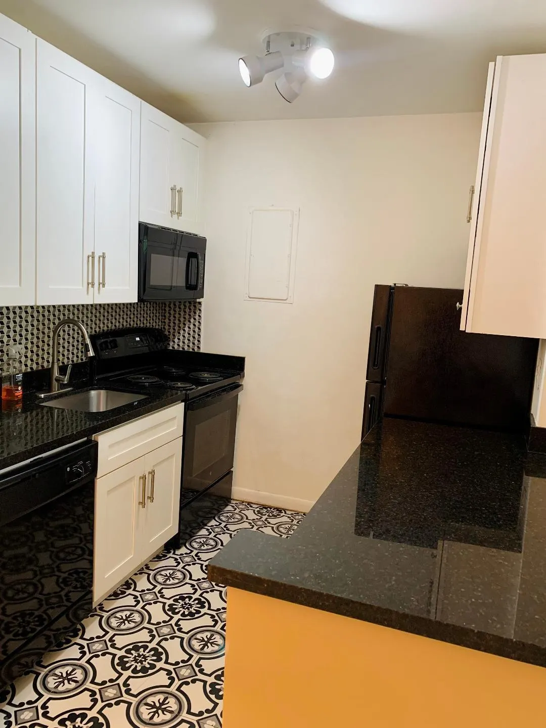 2915 Plunkett Street, #11d