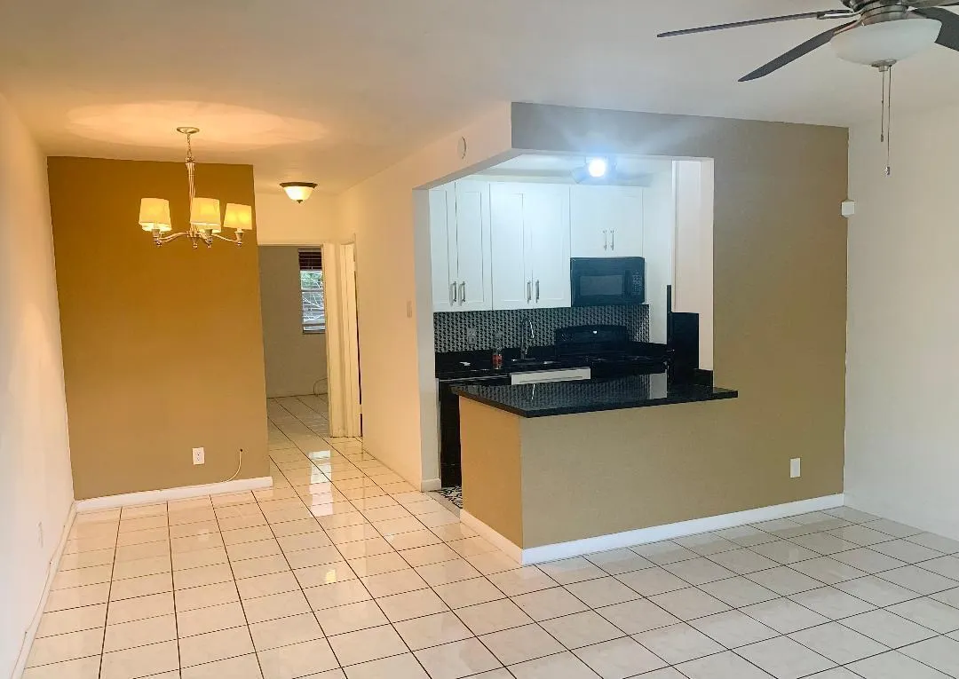 2915 Plunkett Street, #11d