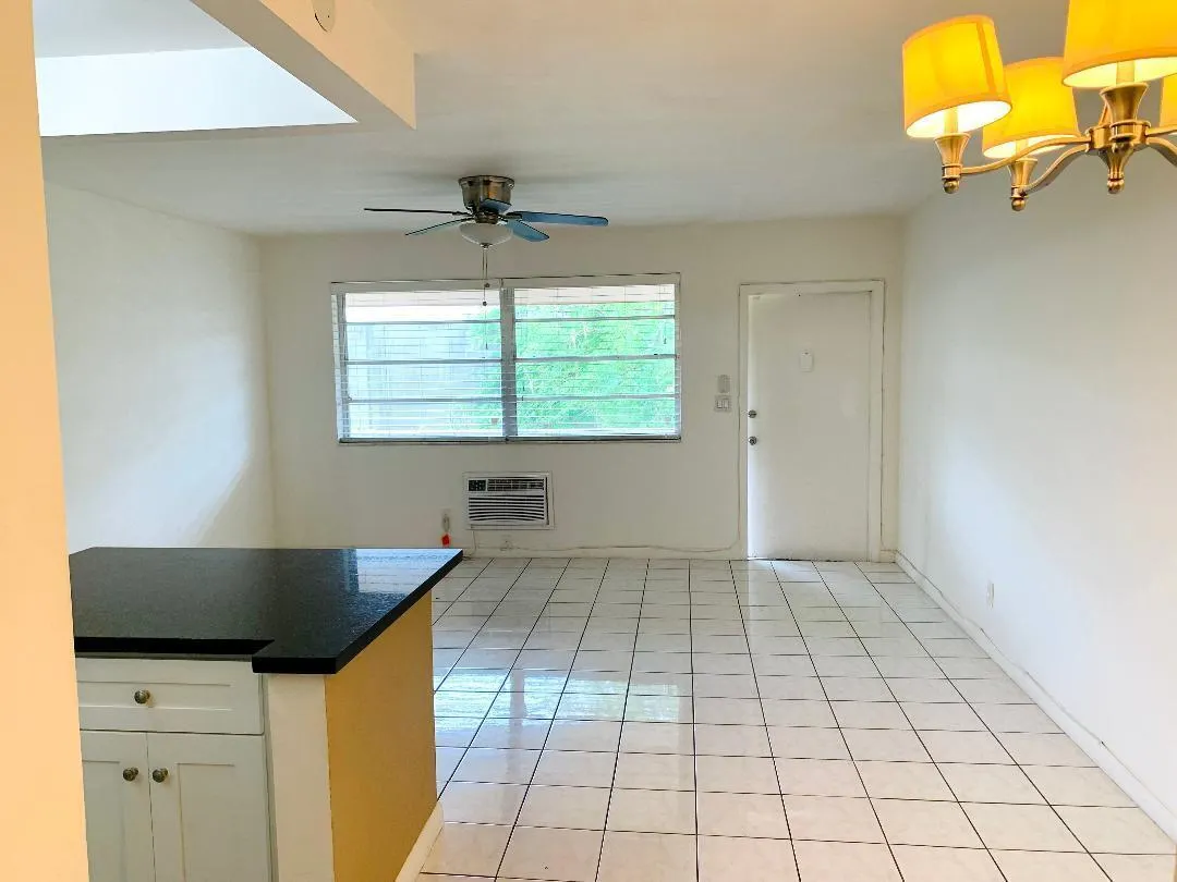2915 Plunkett Street, #11d