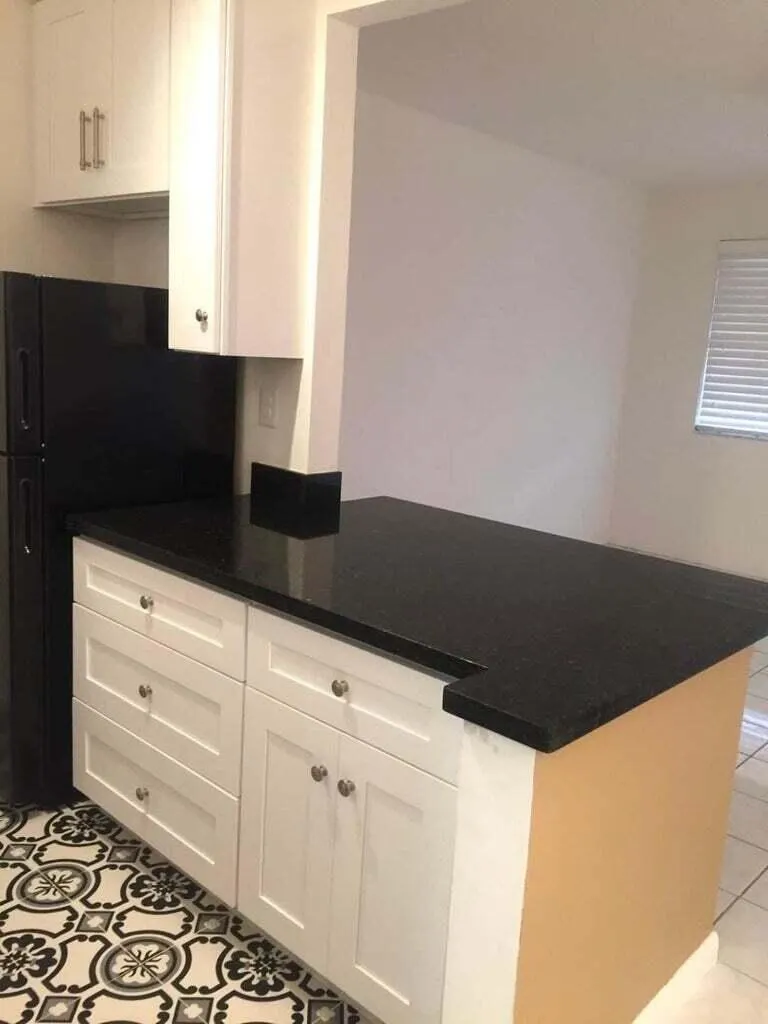 2915 Plunkett Street, #11d