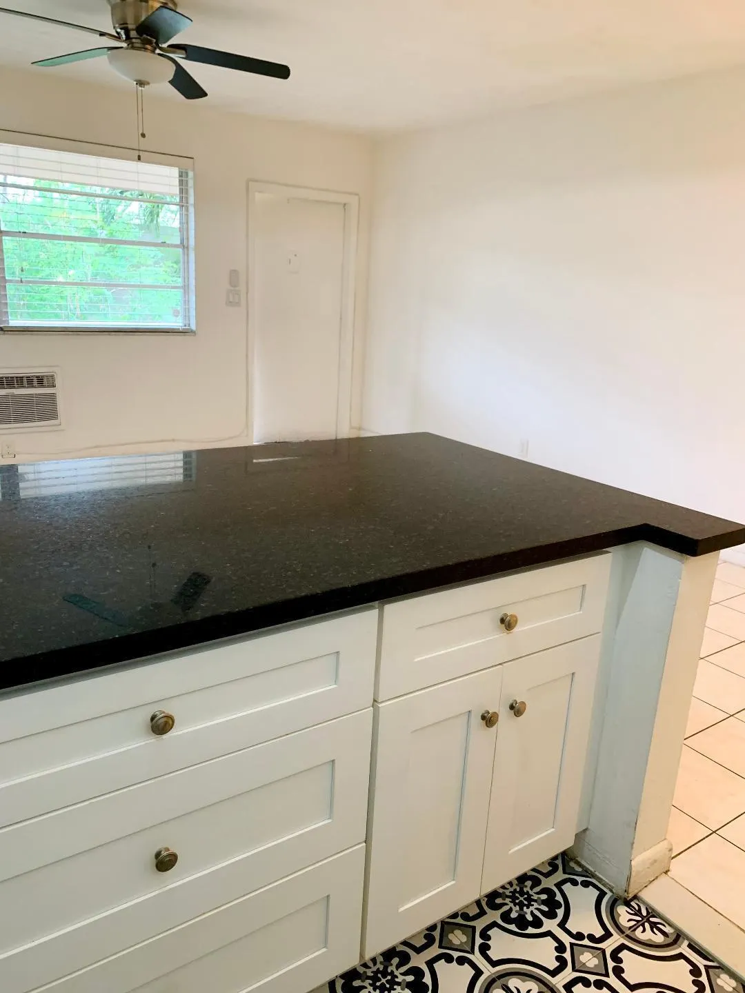 2915 Plunkett Street, #11d
