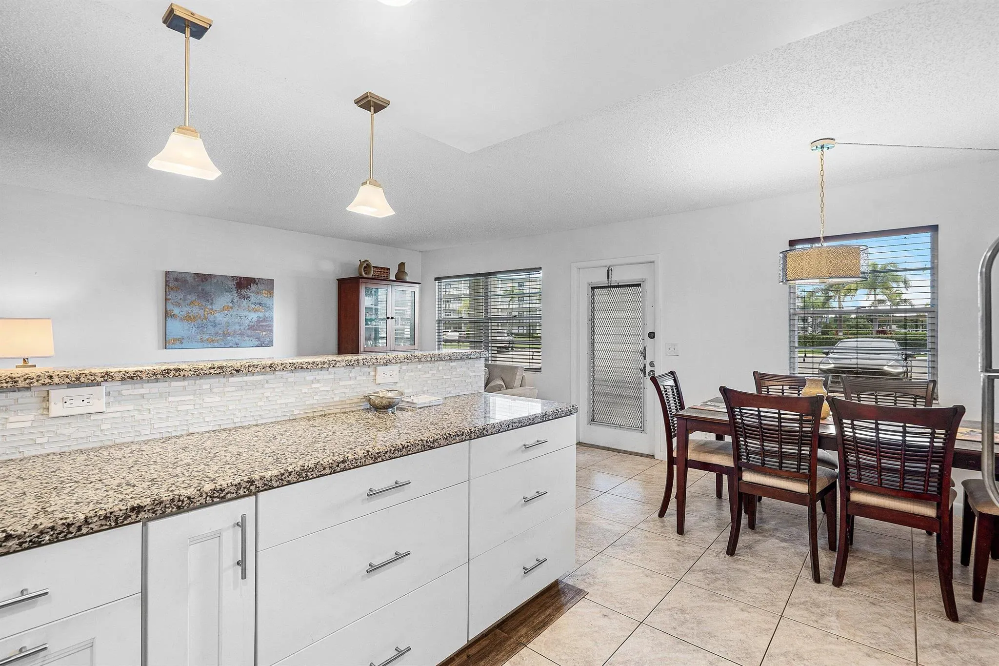 1045 Lincoln C