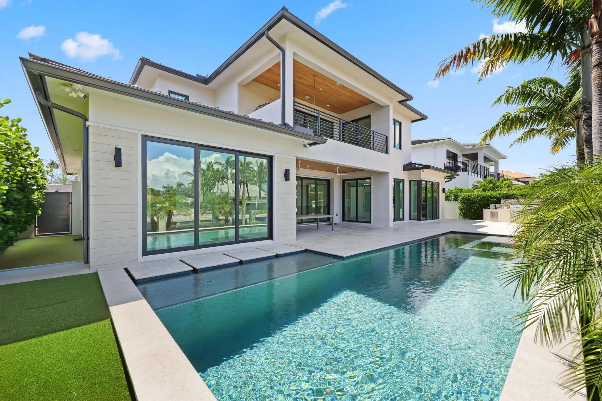 933 Allamanda Drive