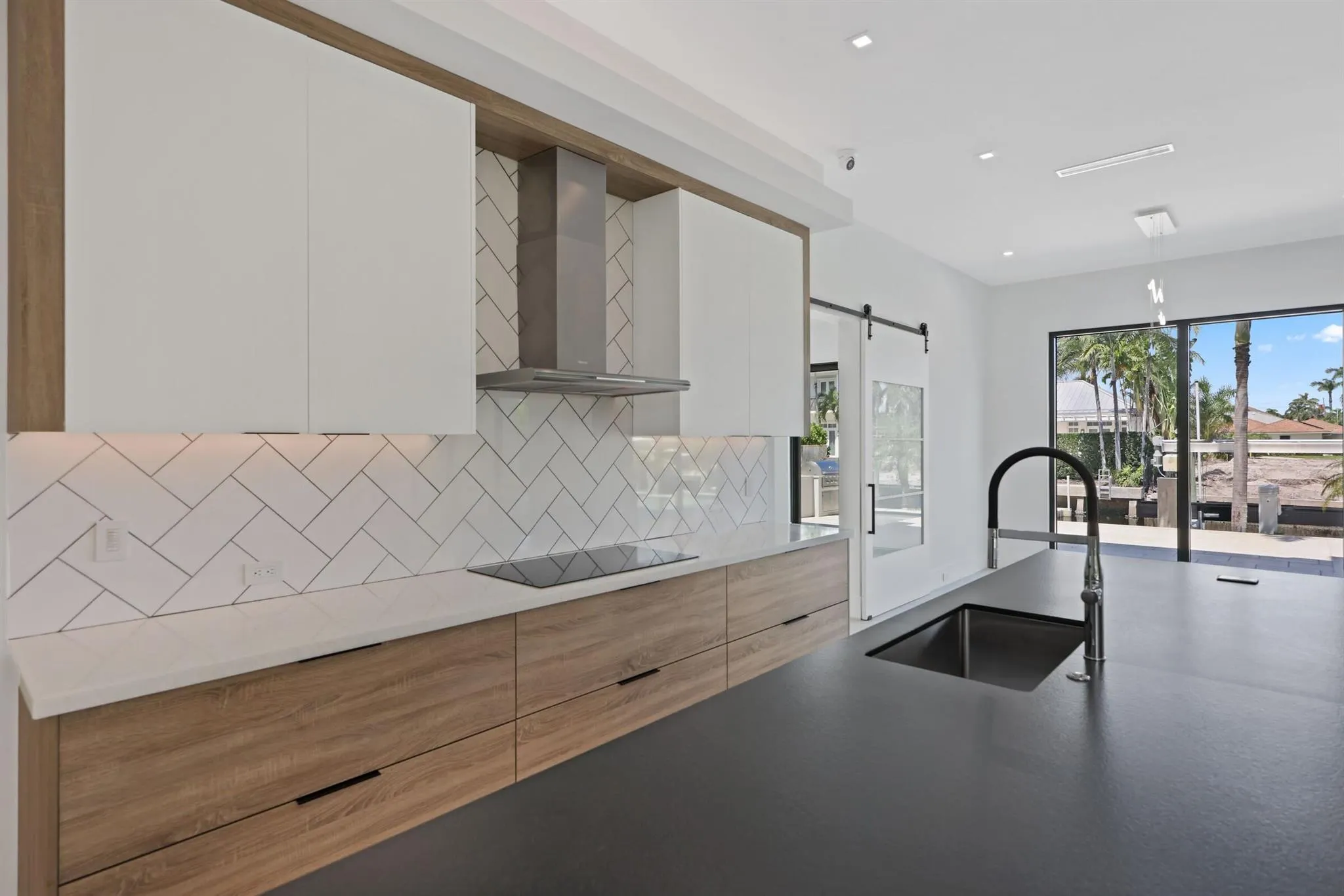 933 Allamanda Drive