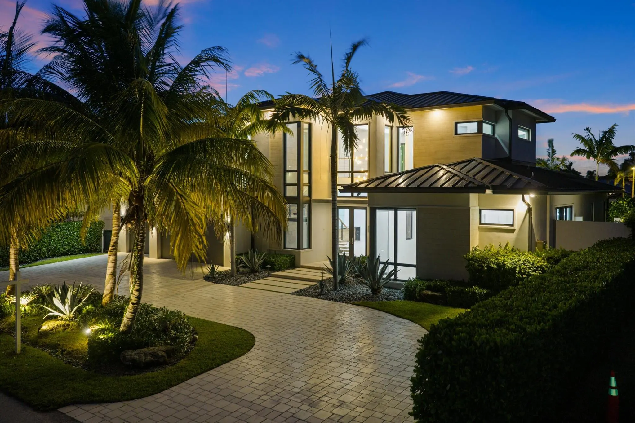 933 Allamanda Drive