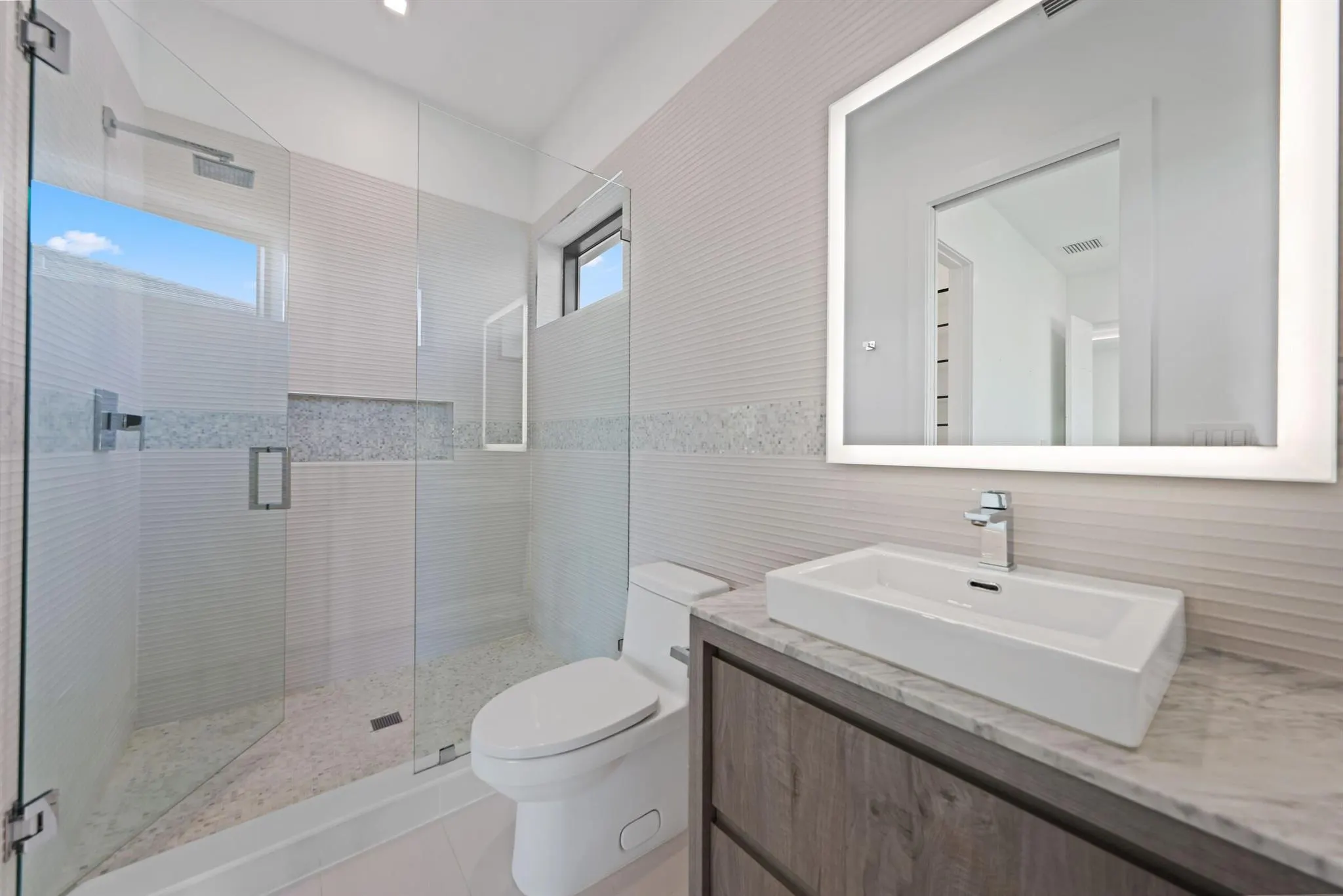 933 Allamanda Drive