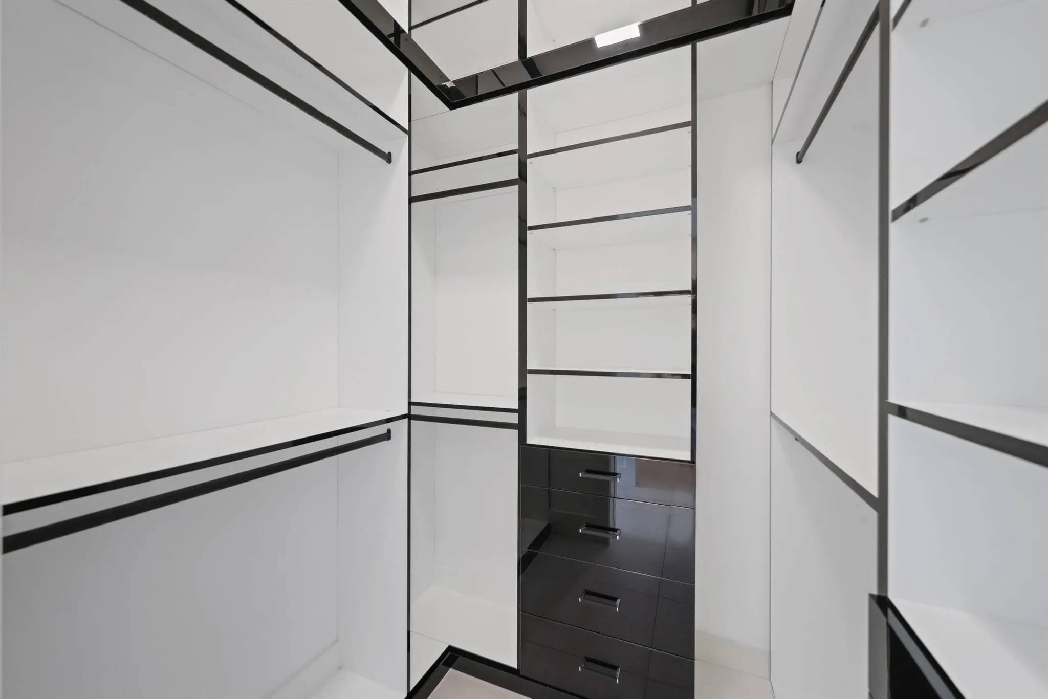 933 Allamanda Drive