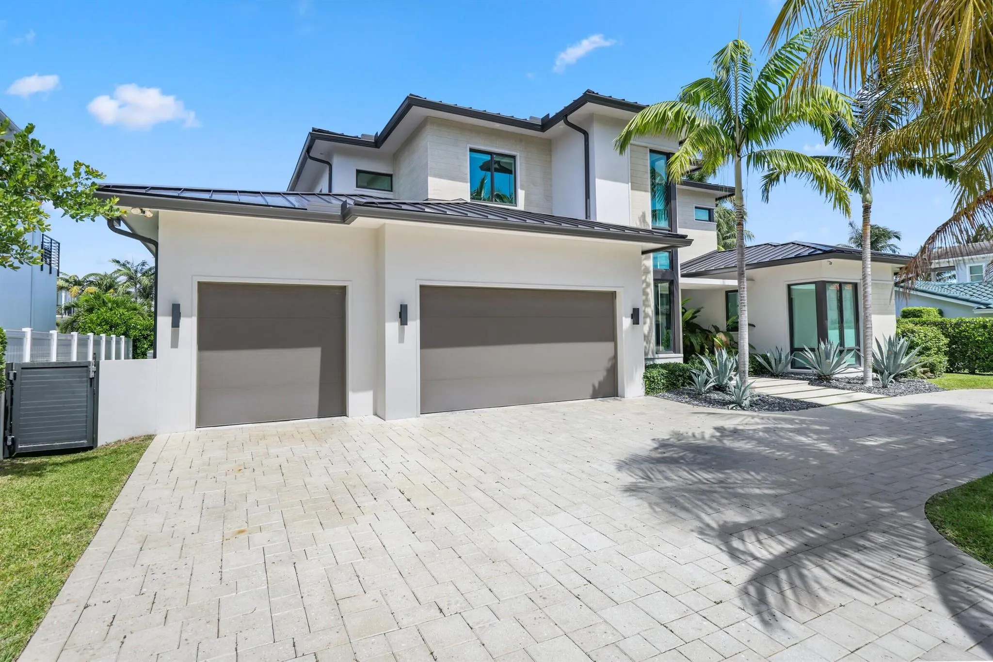 933 Allamanda Drive