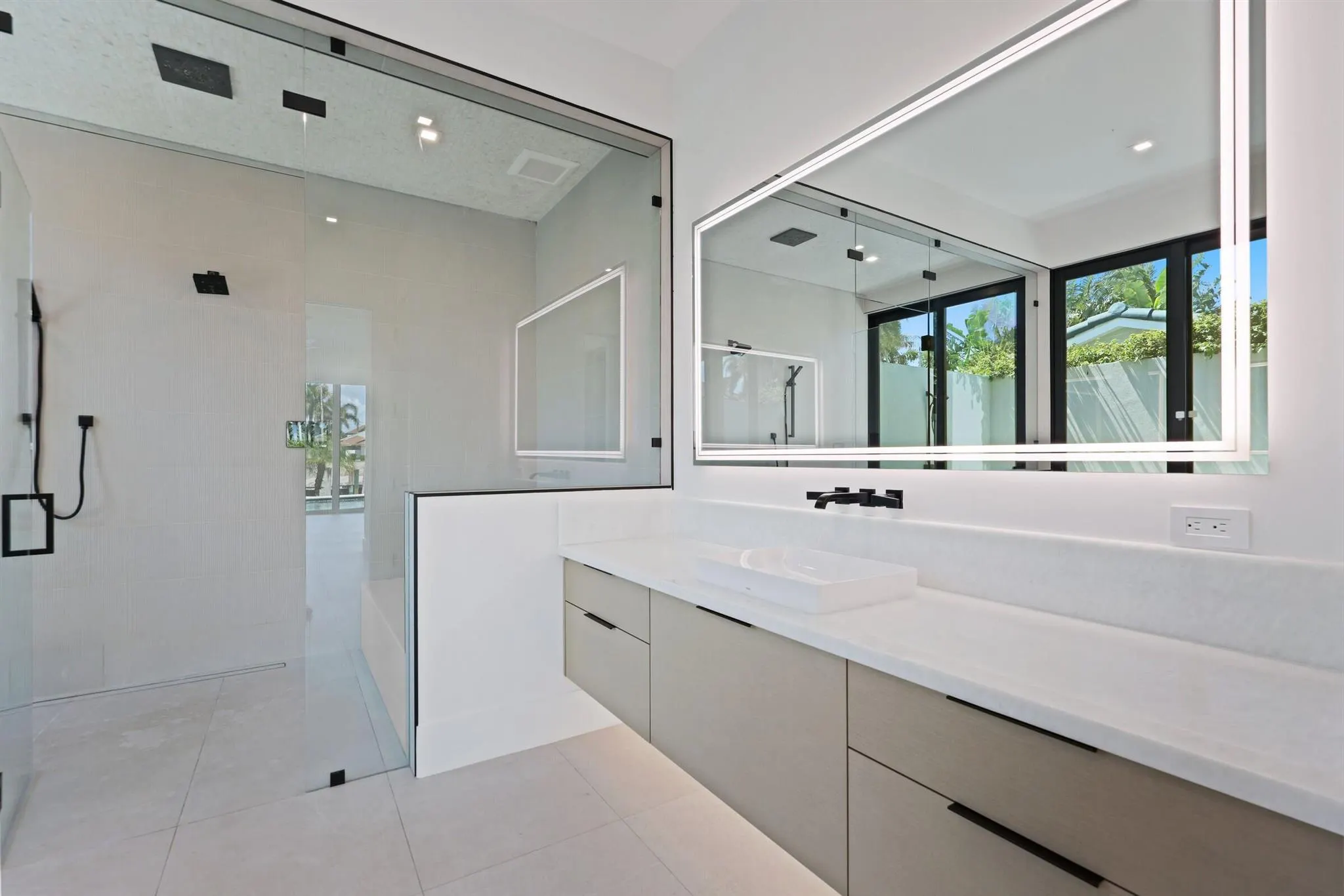 933 Allamanda Drive