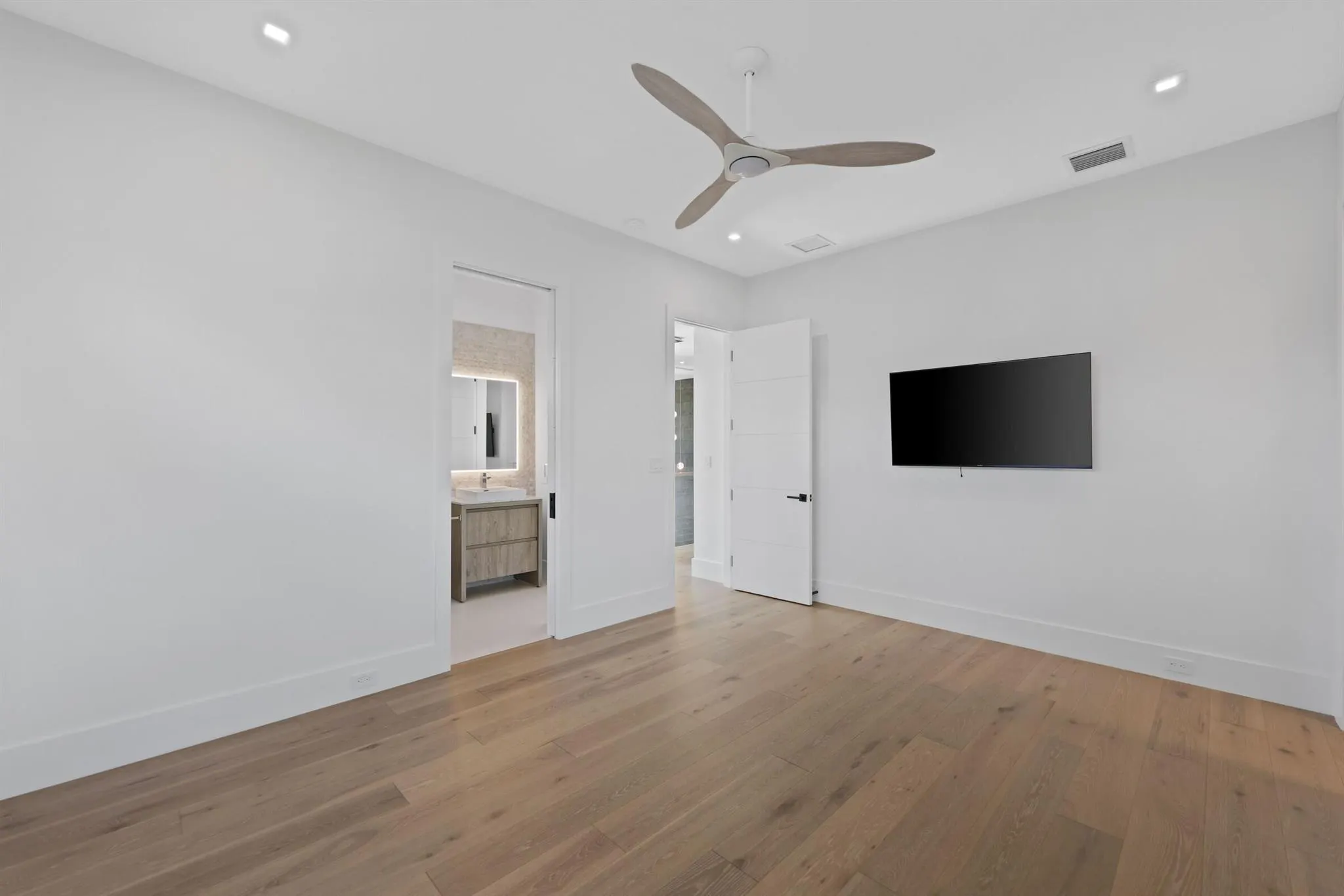 933 Allamanda Drive