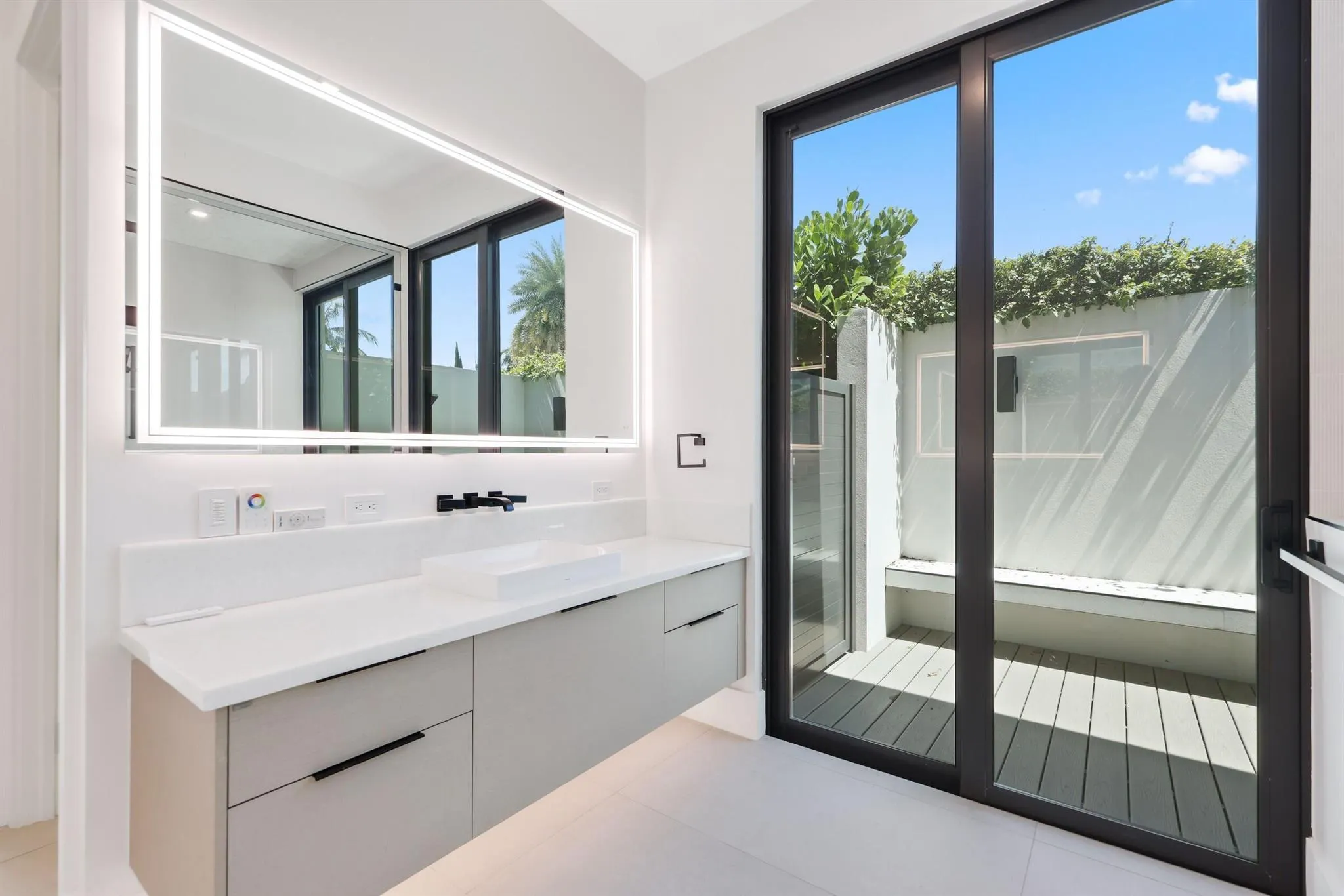933 Allamanda Drive