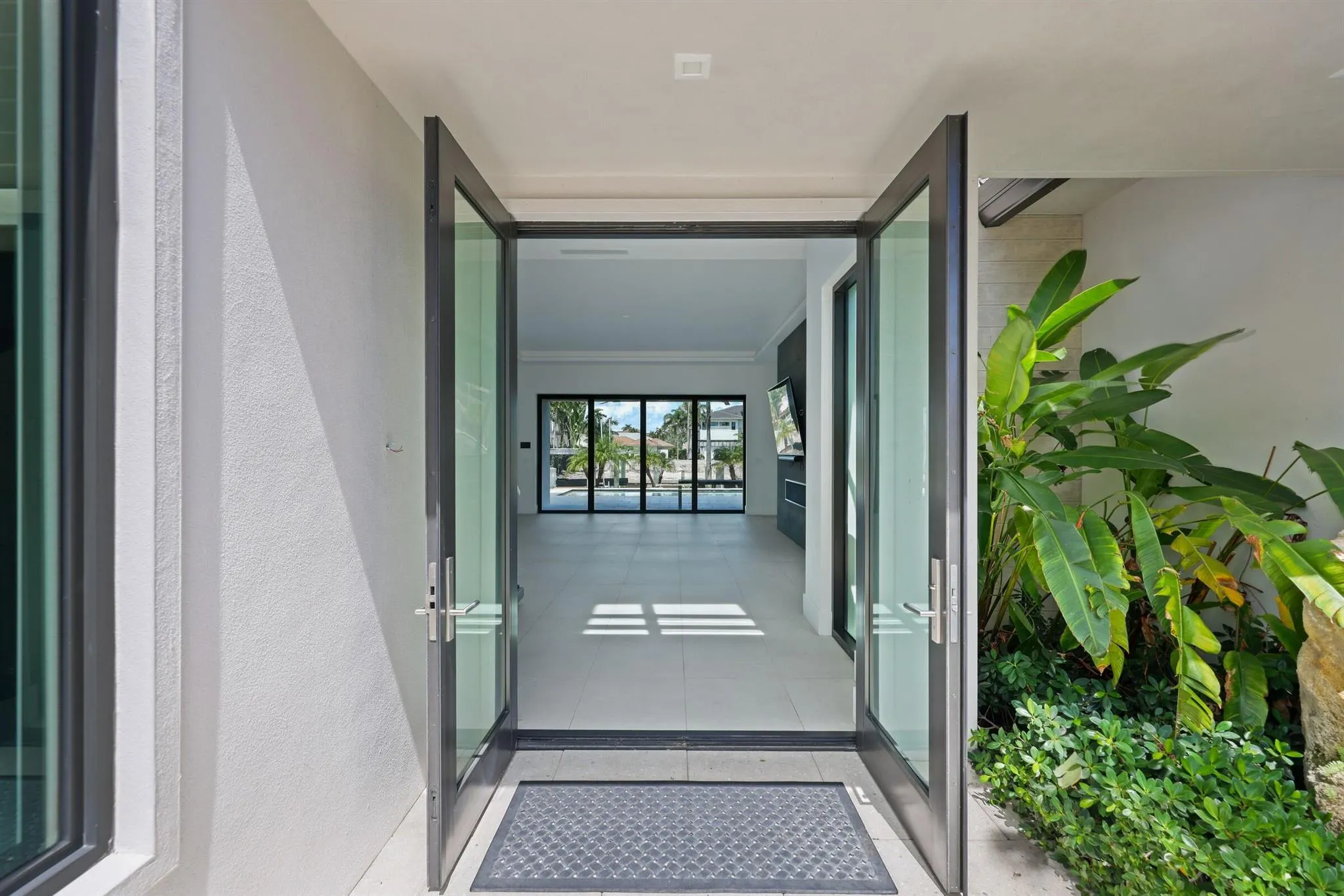 933 Allamanda Drive
