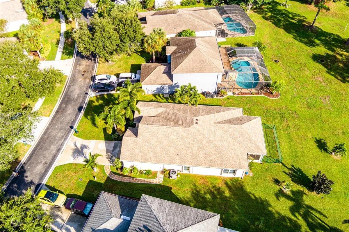488 SW Deer Run