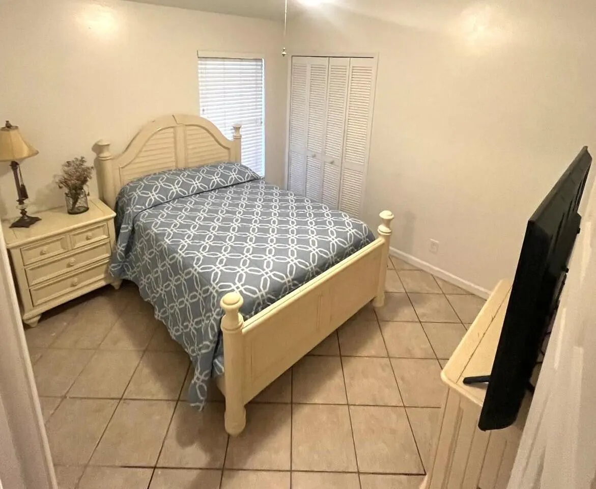 2202 Soundings Court
