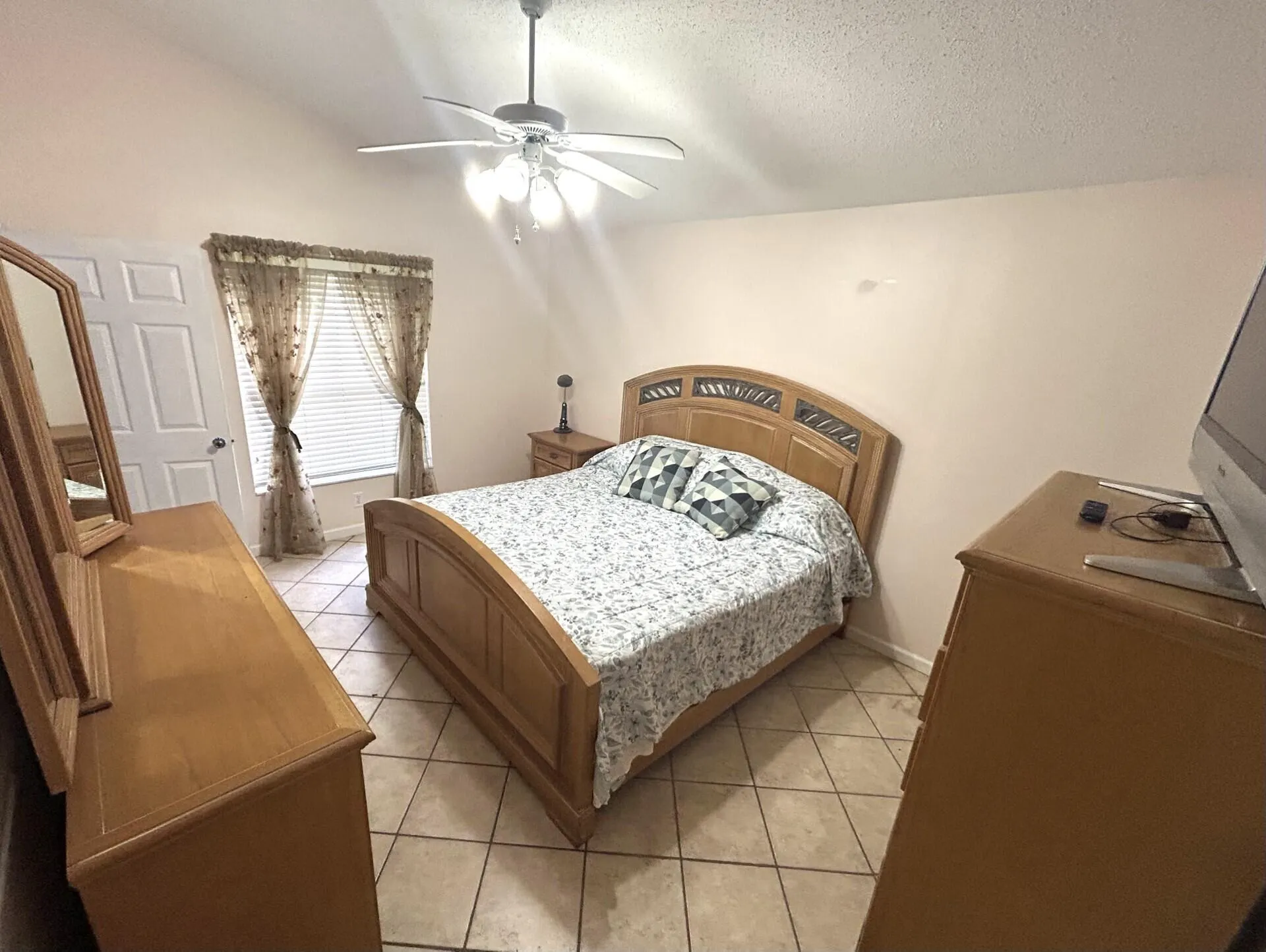 2202 Soundings Court