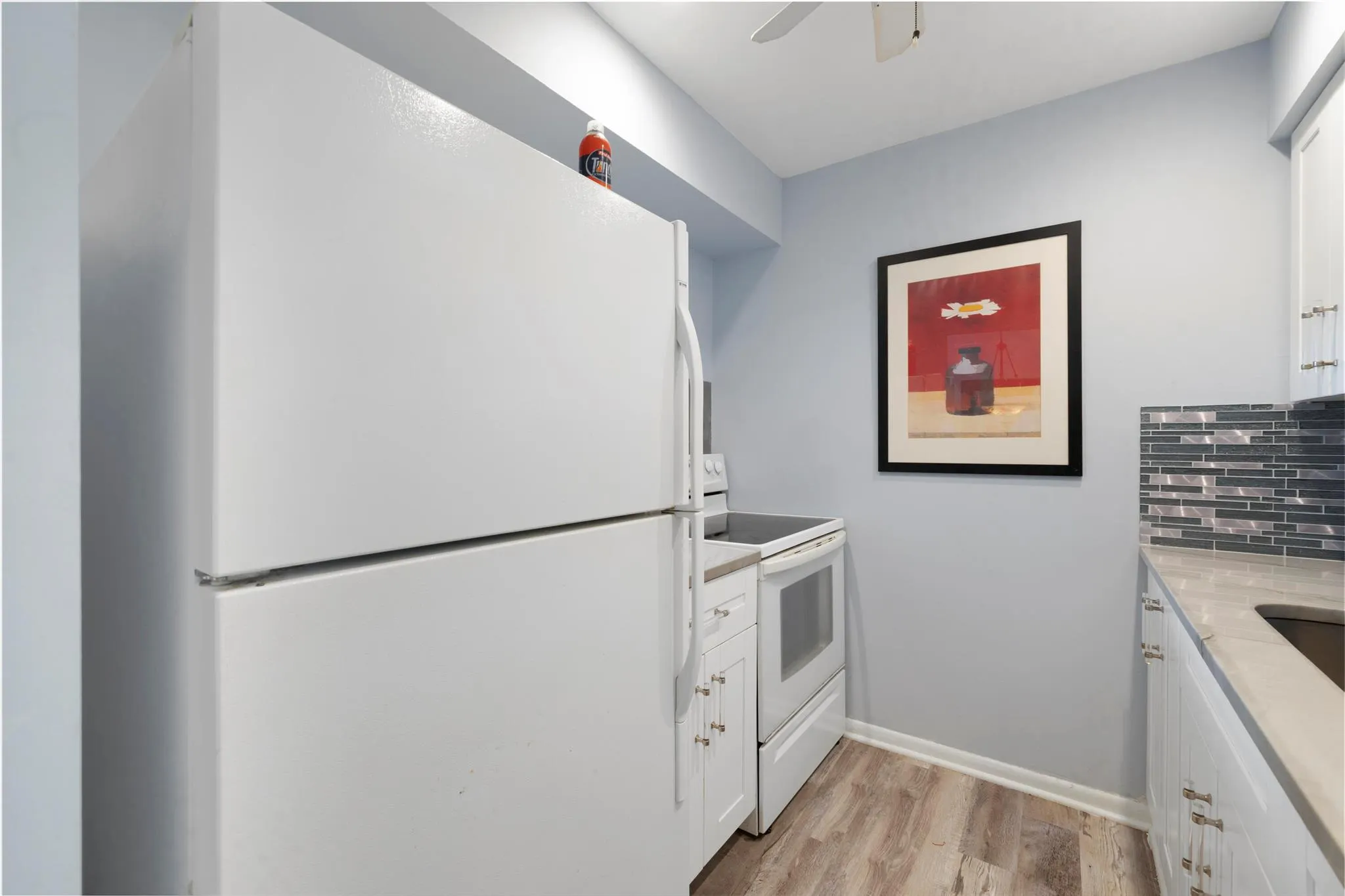 2420 S Federal Highway, #18