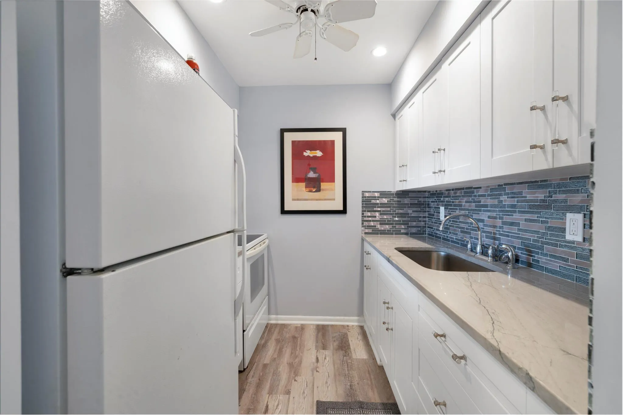 2420 S Federal Highway, #18