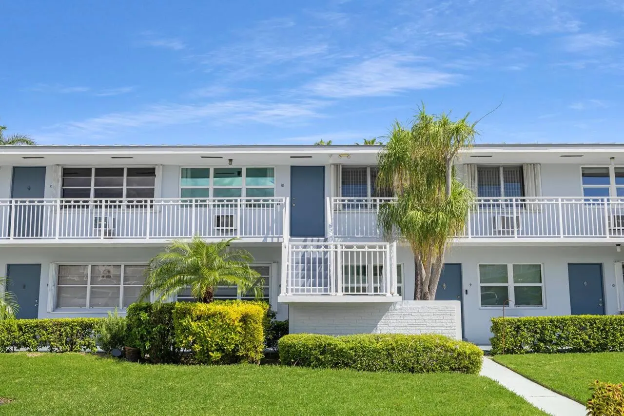 2420 S Federal Highway, #18