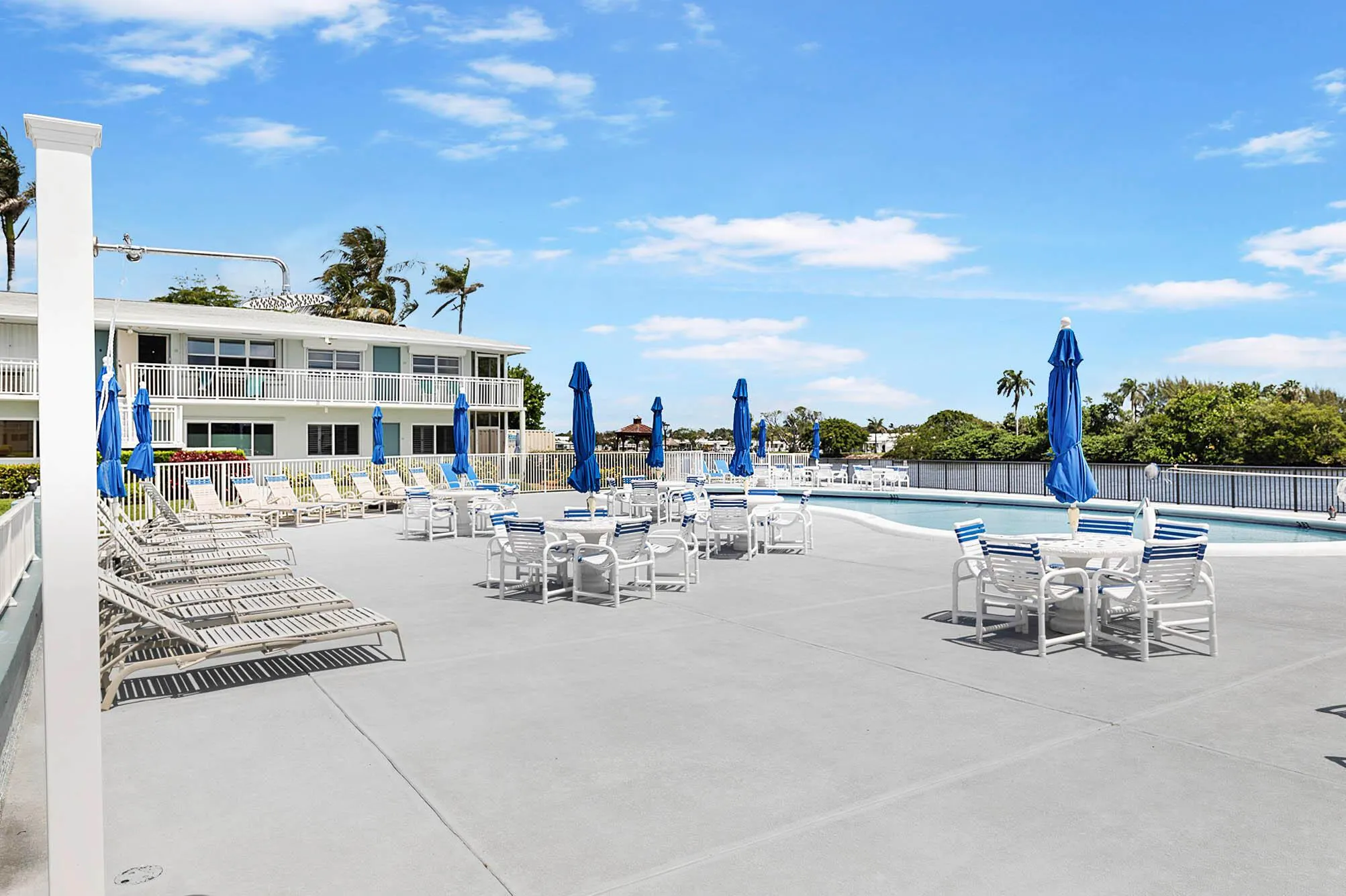 2420 S Federal Highway, #18