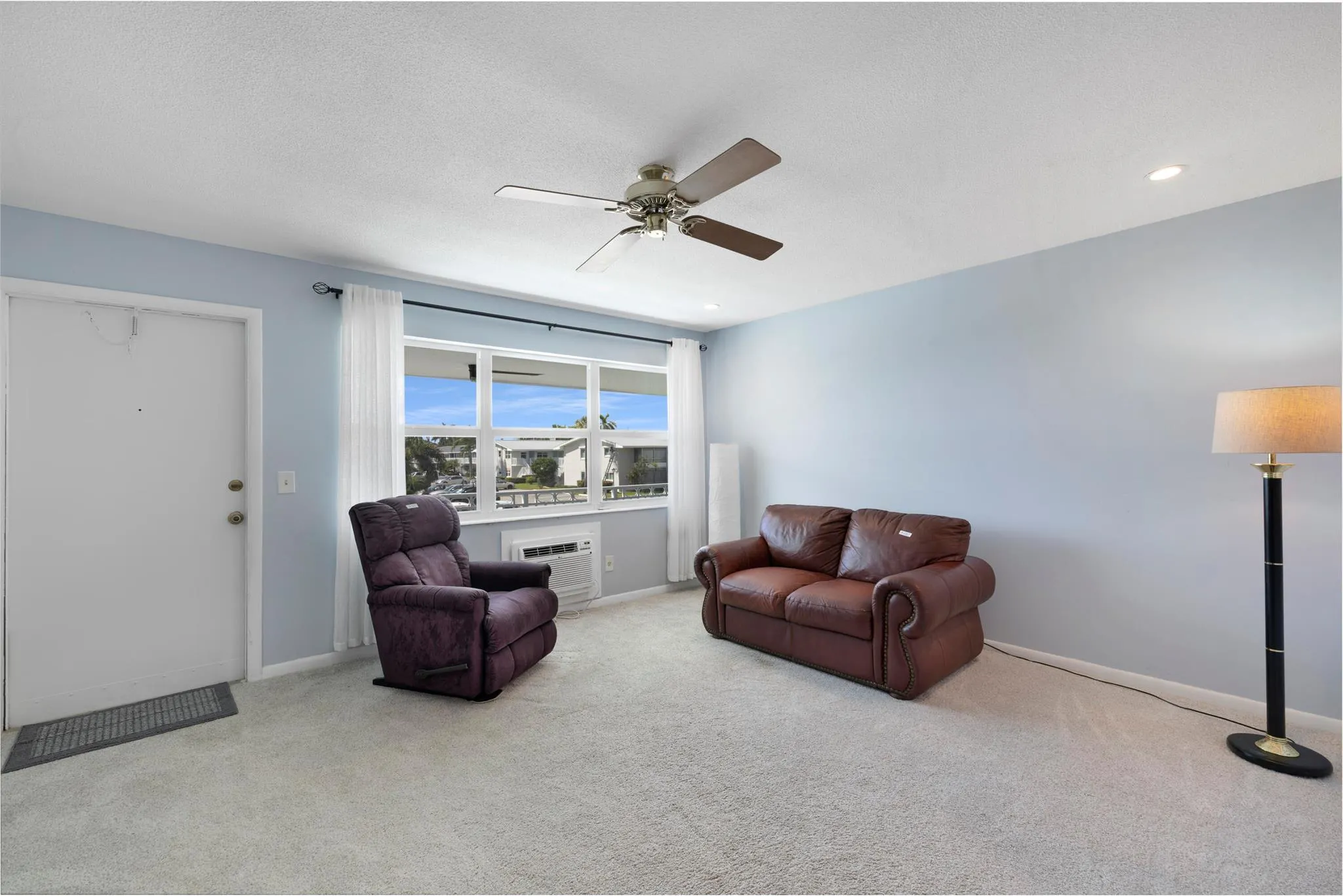 2420 S Federal Highway, #18