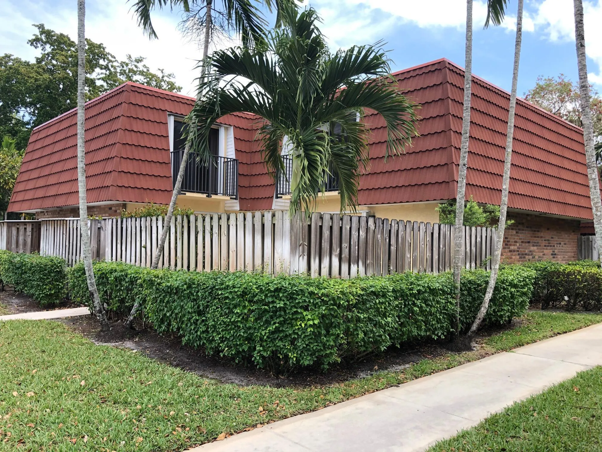9937 NW 6 Court