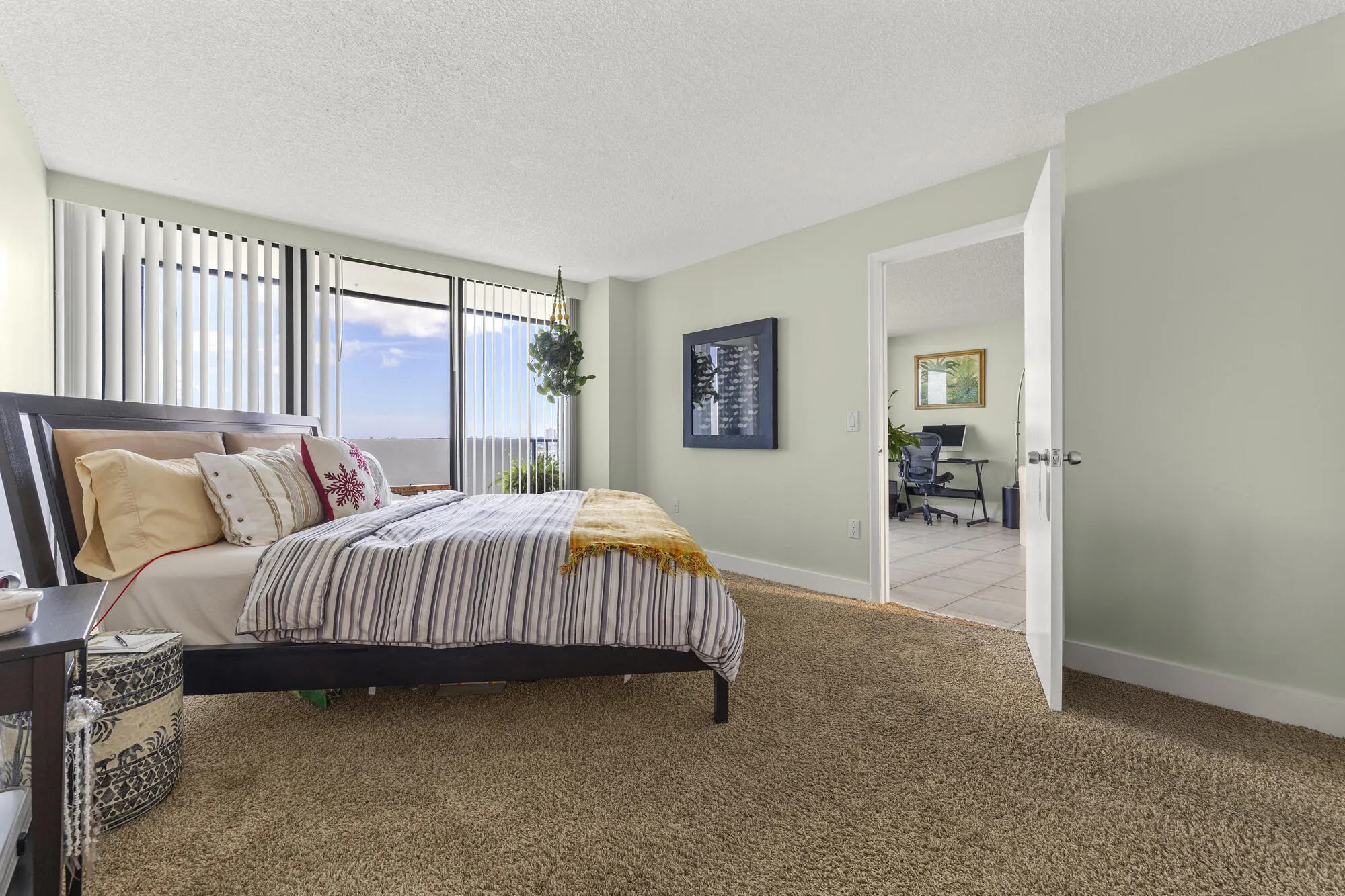 5600 N Flagler Drive, #2006