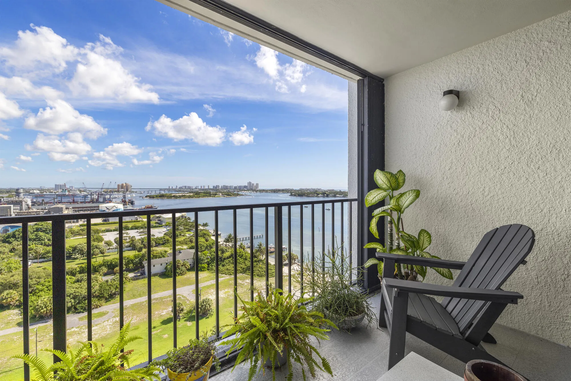 5600 N Flagler Drive, #2006
