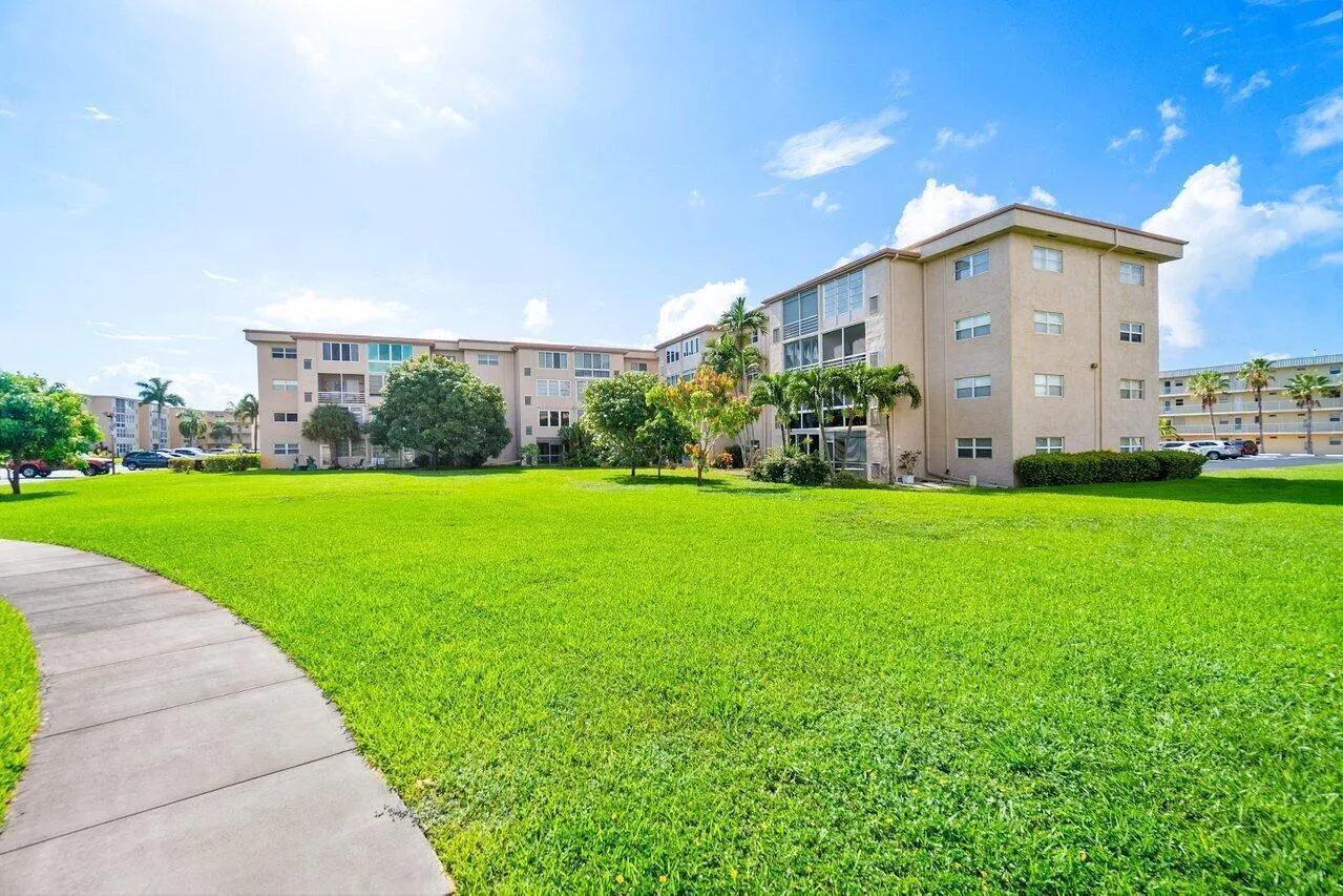 2615 NE 1st Court, #301