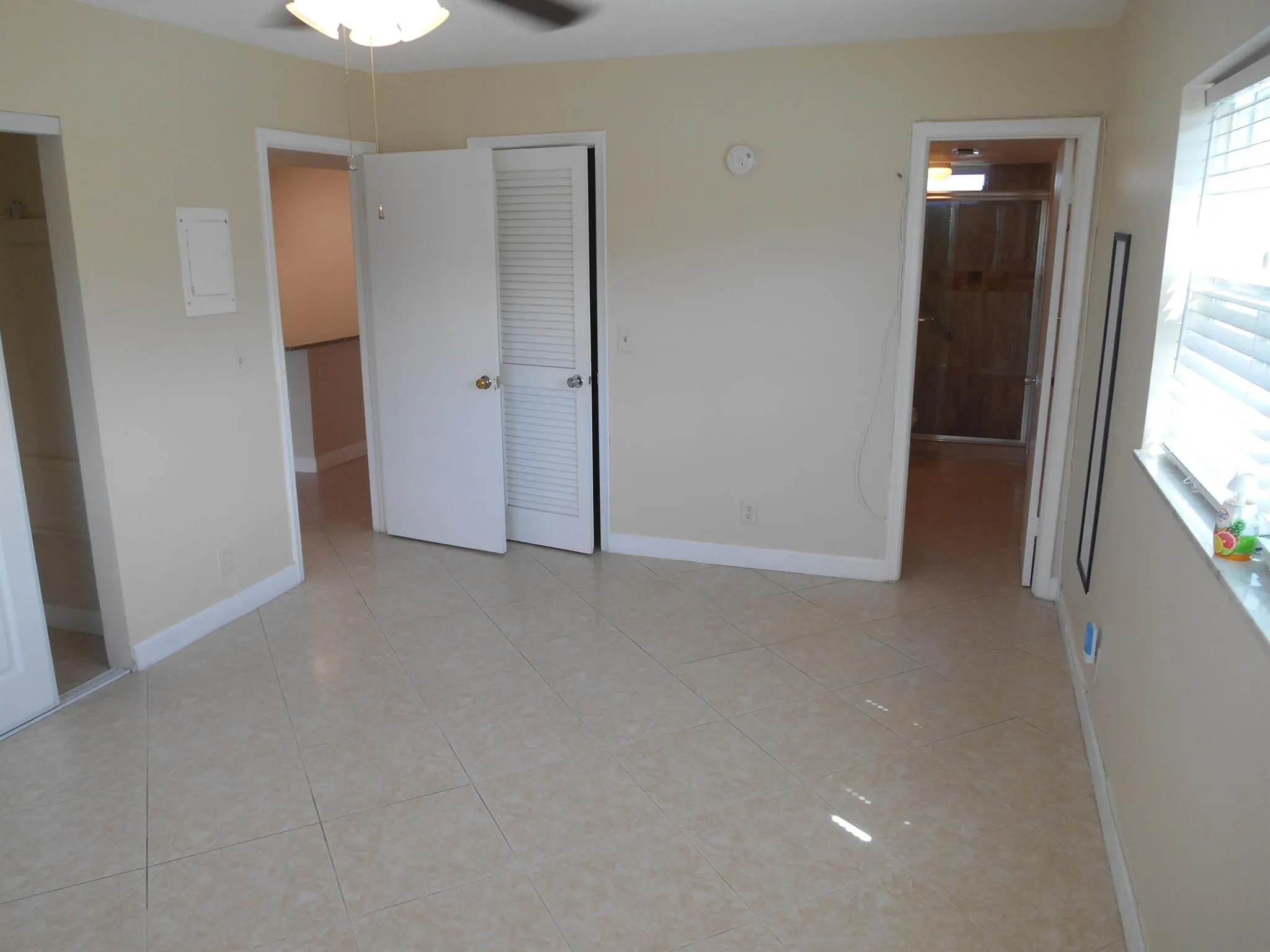 2615 NE 1st Court, #301