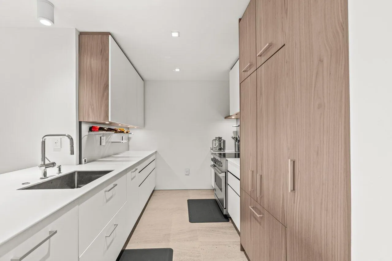 300 S Australian Avenue, #1104
