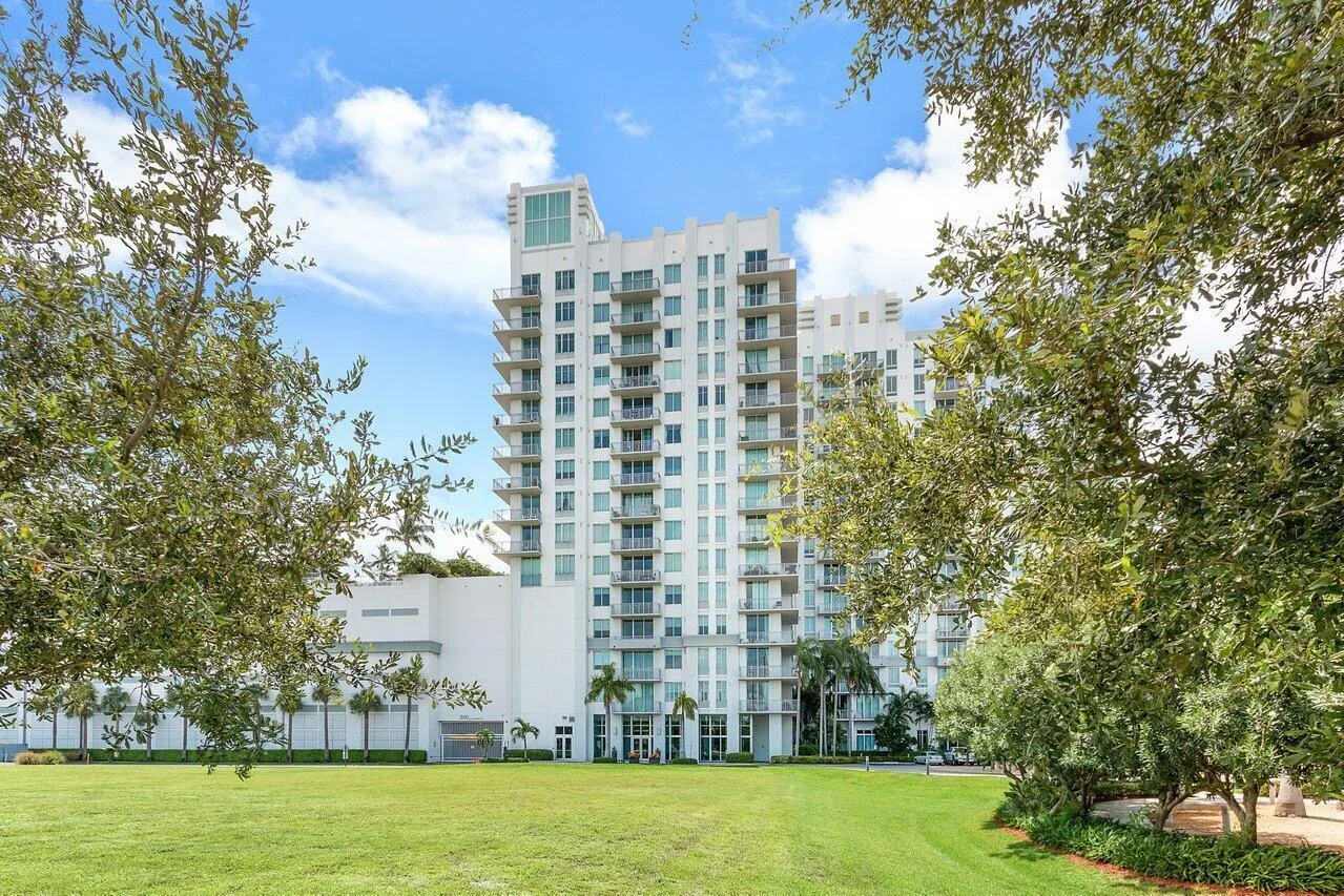 300 S Australian Avenue, #1104