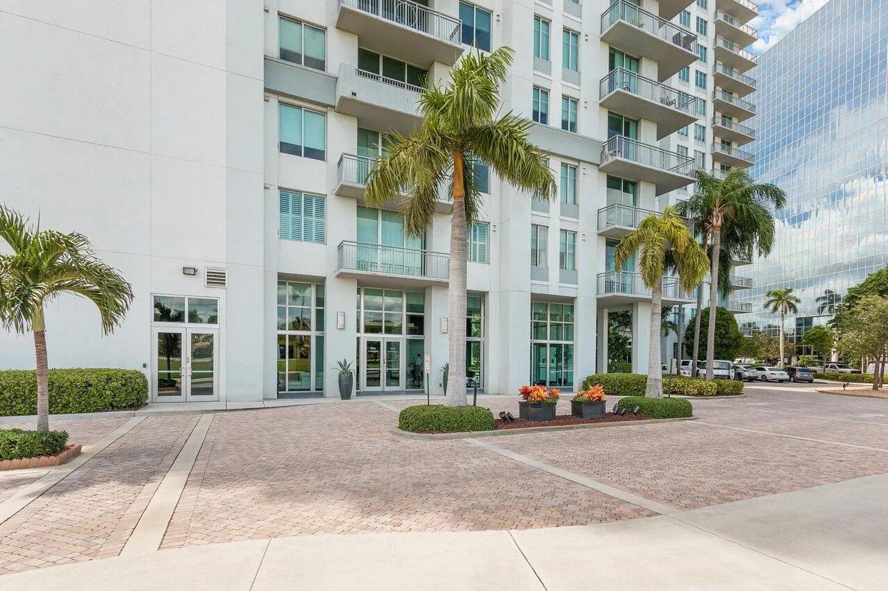 300 S Australian Avenue, #1104