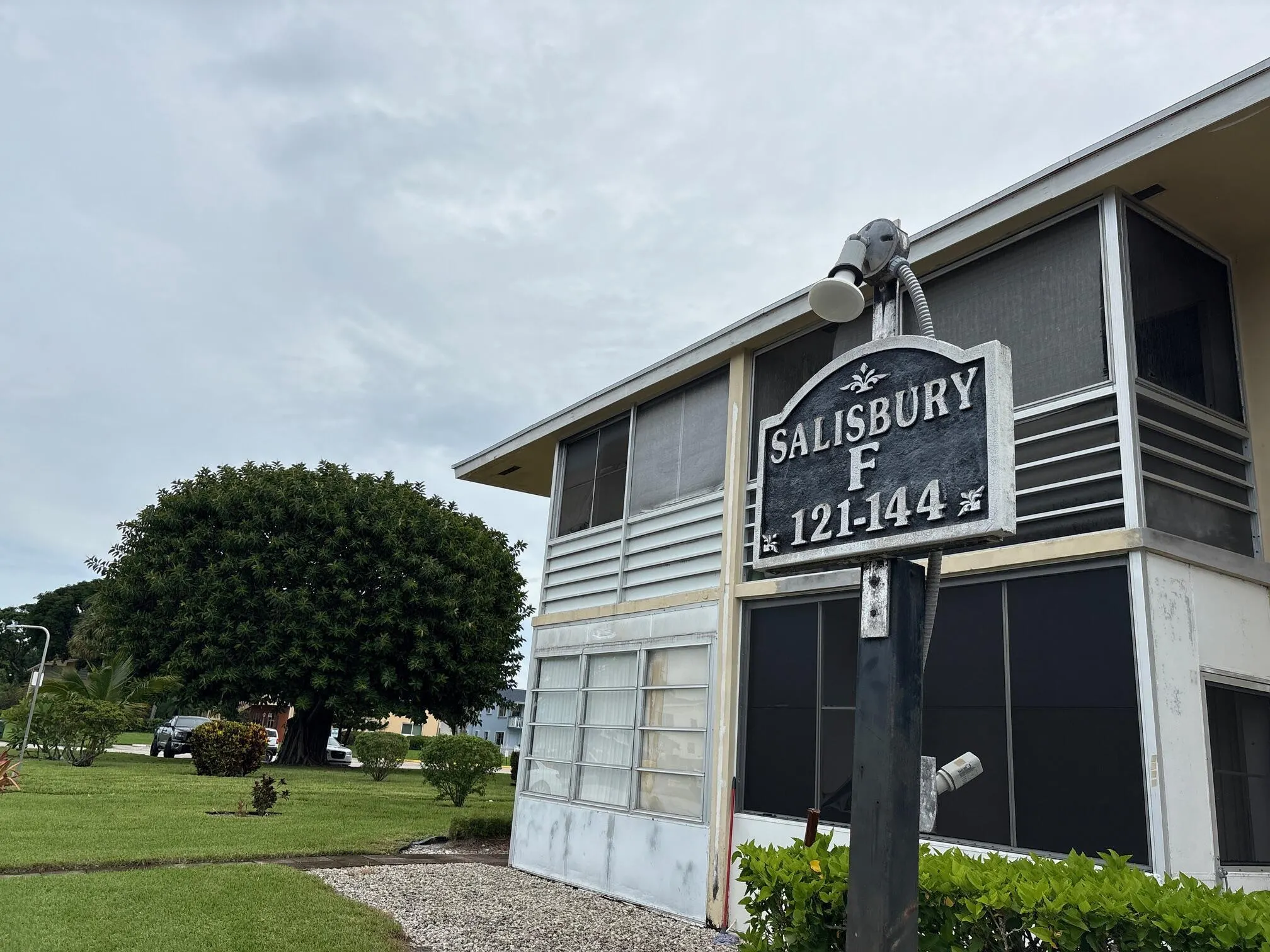 137 Salisbury F